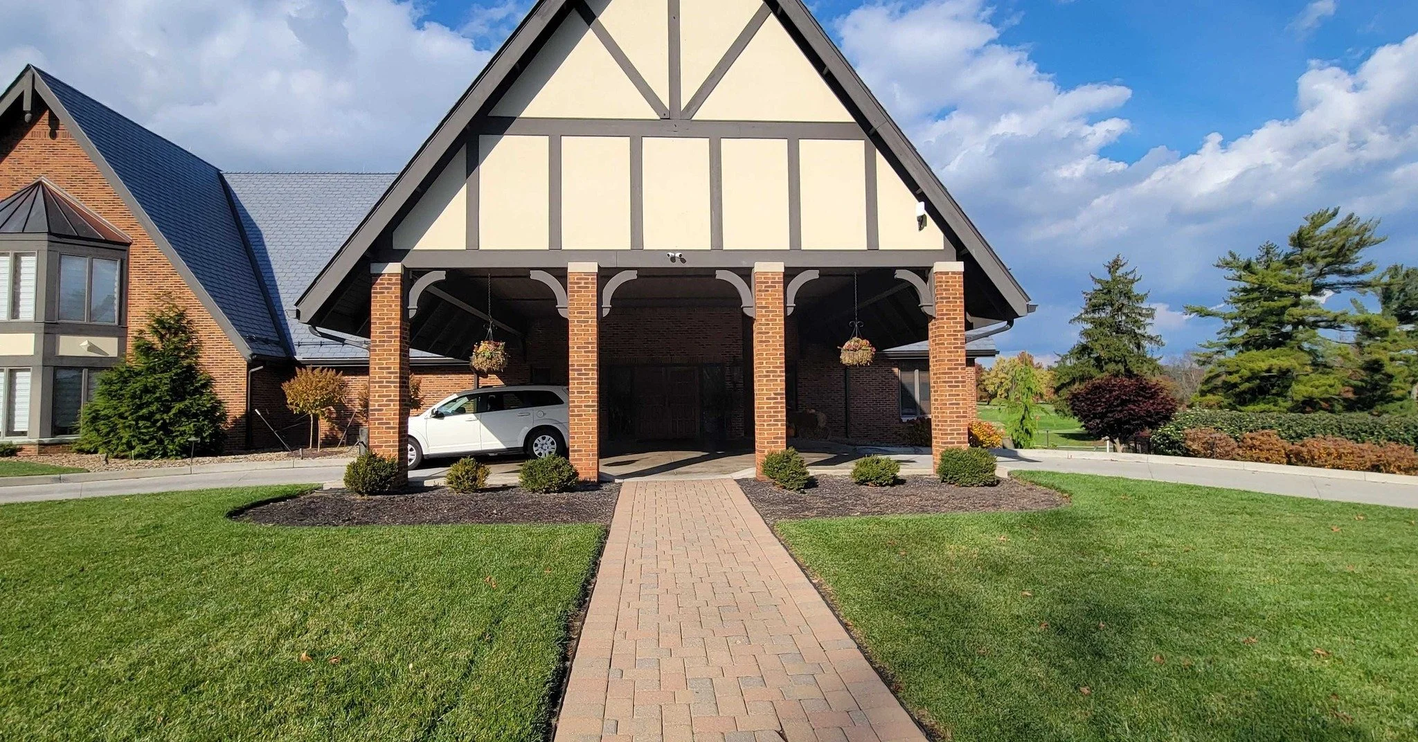 We hope everyone had a fun and safe Halloween! We&rsquo;re welcoming November in the best way possible. Celebrating Jackie and Derek&rsquo;s big day here at @tippecanoeccohio 
#eventdjsservice #eventdjs #ohiodjs #weddingdj #weddingmoments