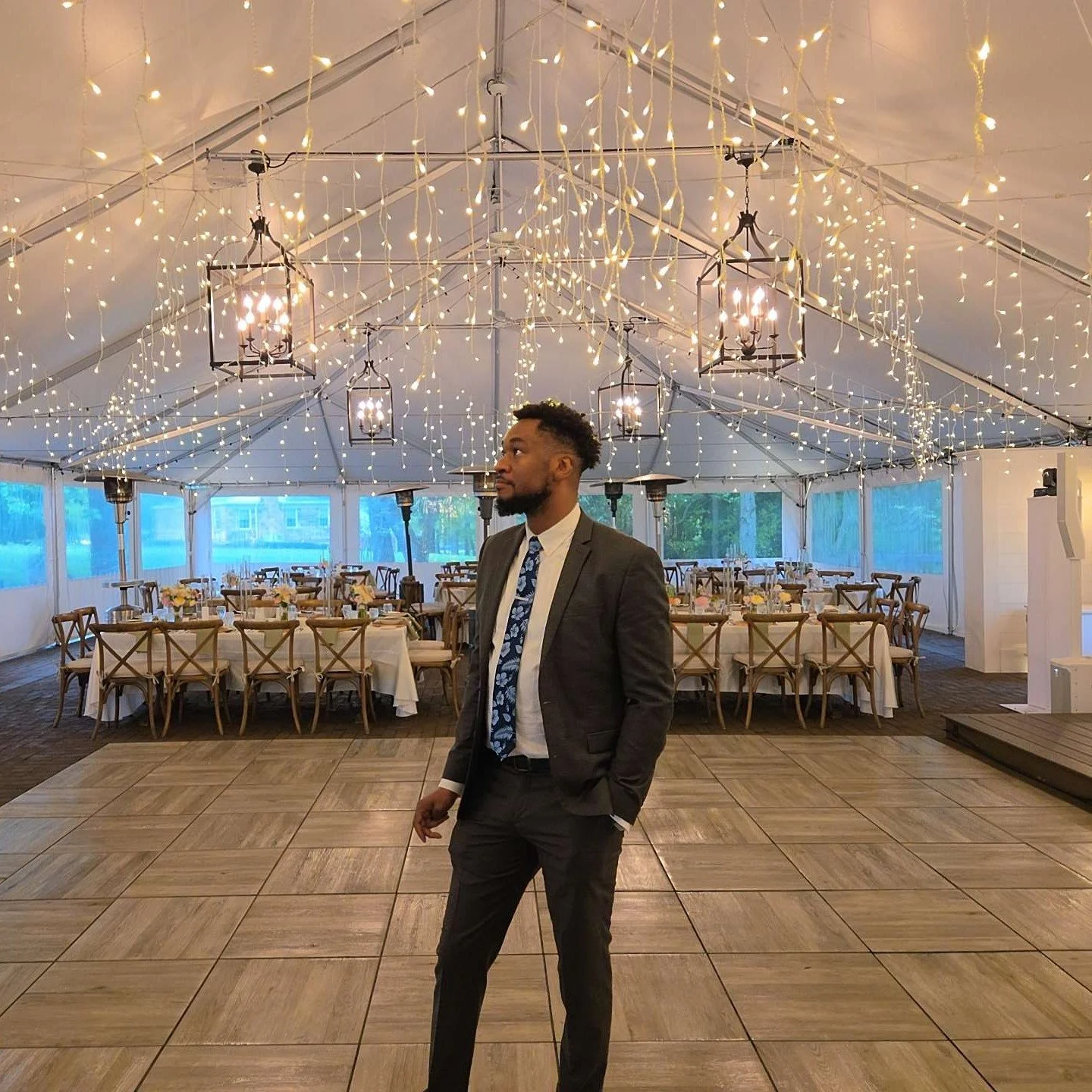 DJ Curtis @catptmusic There is a distinct, romantic allure to a rainy wedding day, especially when it unfolds at a place as timeless as the @peteralleninn . The way the mist settles over the historic grounds only adds to the atmosphere, turning a clo