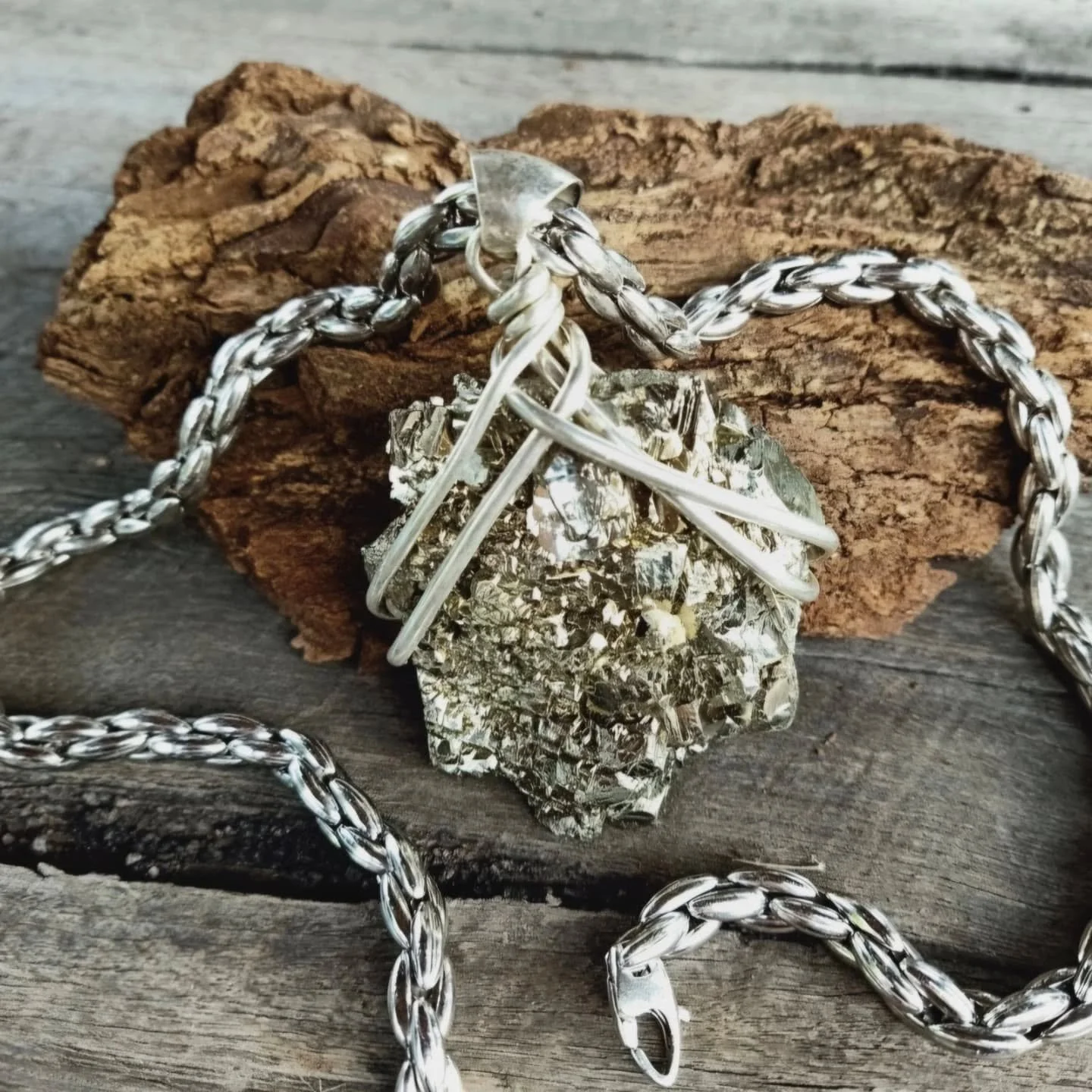 ✨️ Meet Our Makers ✨️

Kerryn from Kerryn-Leigh Designs

Kerryn-Leigh is the creative director of Kerryn Leigh Designs and has been creating jewellery for over 20 years. 
18 of those years have been working closely with crystals, having an intimate r