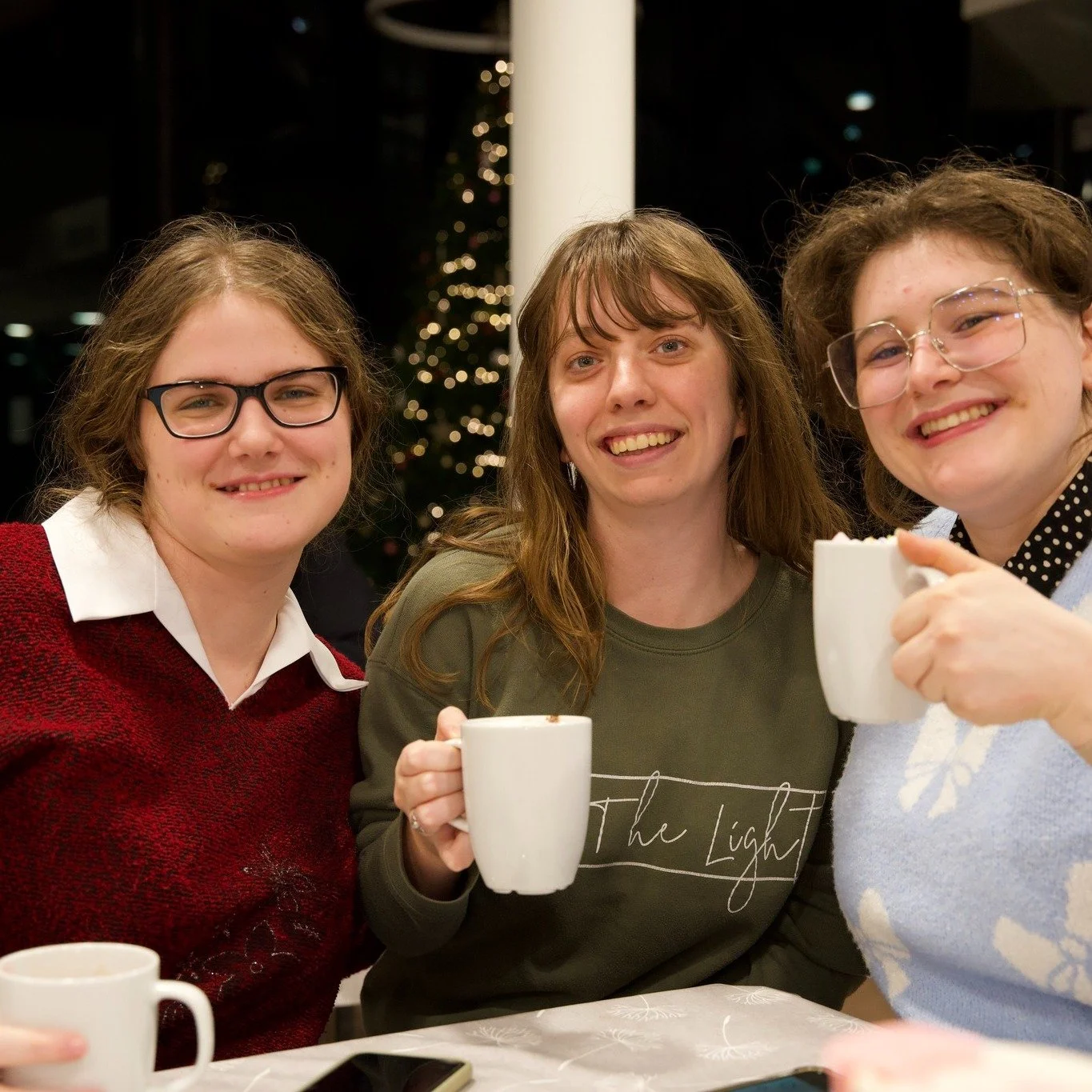 🇬🇧 Here is a small snapshot from our December birthday and Christmas celebration, shared in the midst of essay deadlines 📚🎄. We pray for our students&rsquo; safe travels ✈️ and for a restful season spent with family and friends. We are deeply gra