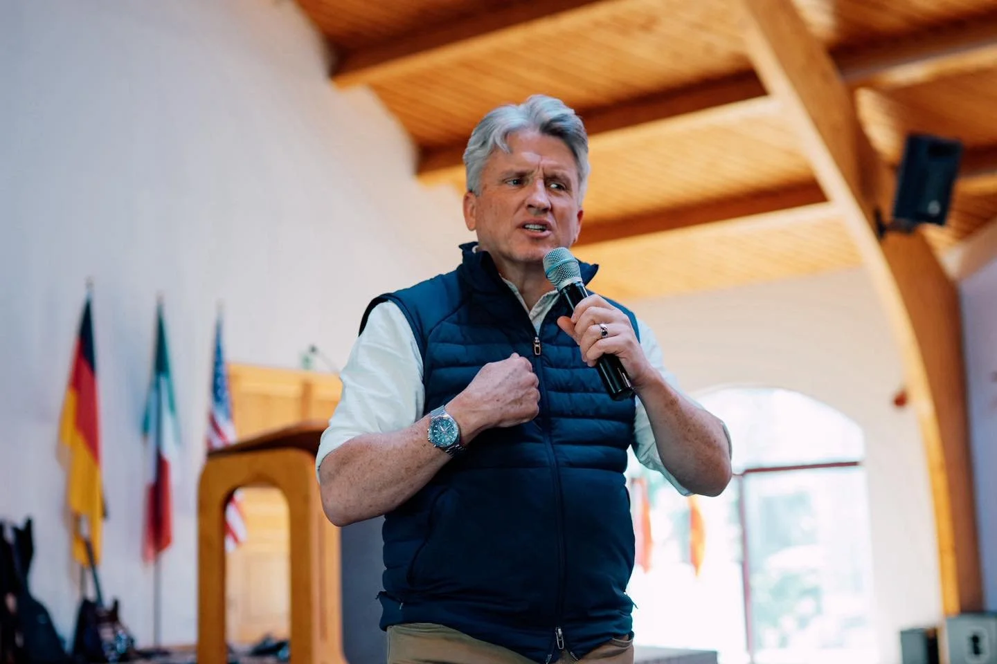 🇬🇧A special moment at CTS! ✨

We were honored to welcome Pastor Brian Pettrey, Associate Pastor of the Brooklyn Tabernacle Church in New York, for an inspiring time with our students.

Thank you for this powerful and encouraging message! 🙏

#CTS #