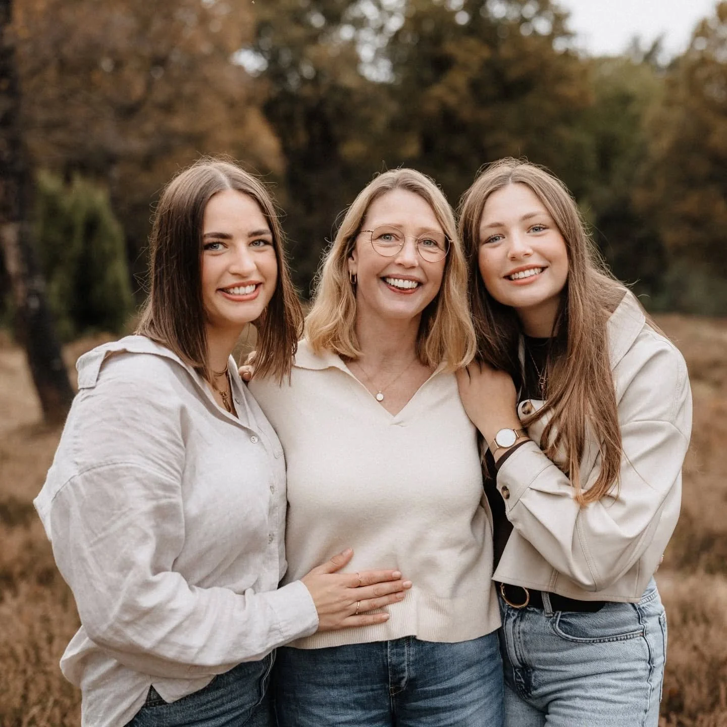 Familienfotos h&ouml;ren nicht auf, wenn die Kinder gro&szlig; sind.
F&uuml;r mich als Fotografin sind genau solche Shootings etwas ganz Besonderes: wenn erwachsene Kinder mit ihren Eltern nochmal bewusst Zeit miteinander verbringen &ndash; nicht im 