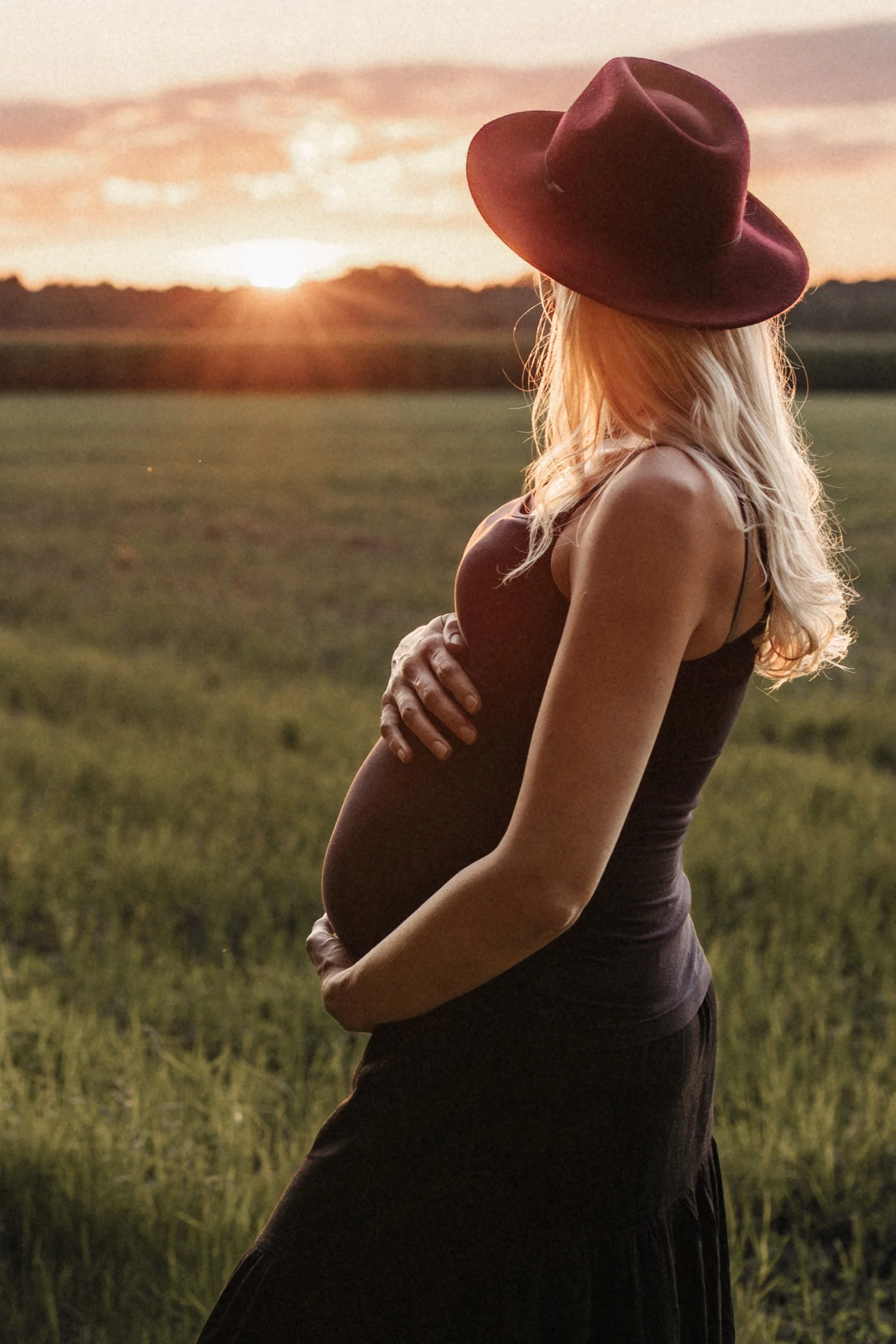 Babybauchfotografie - eine besondere Zeit voller Vorfreude, Nähe und Verbindung, als Paar oder ganz für dich allein.