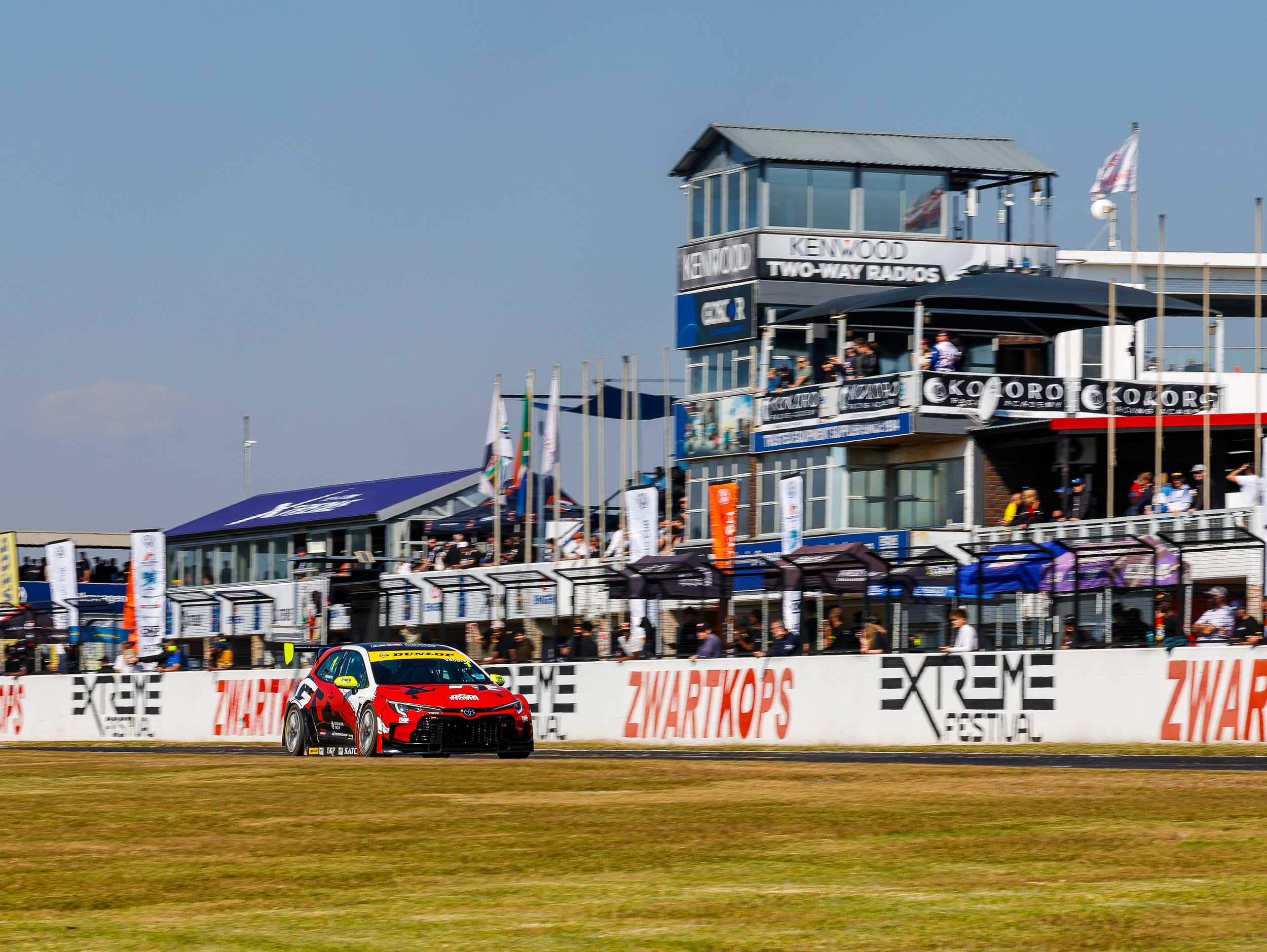Defending Champion Van Rooyen Back on the Podium at Zwartkops