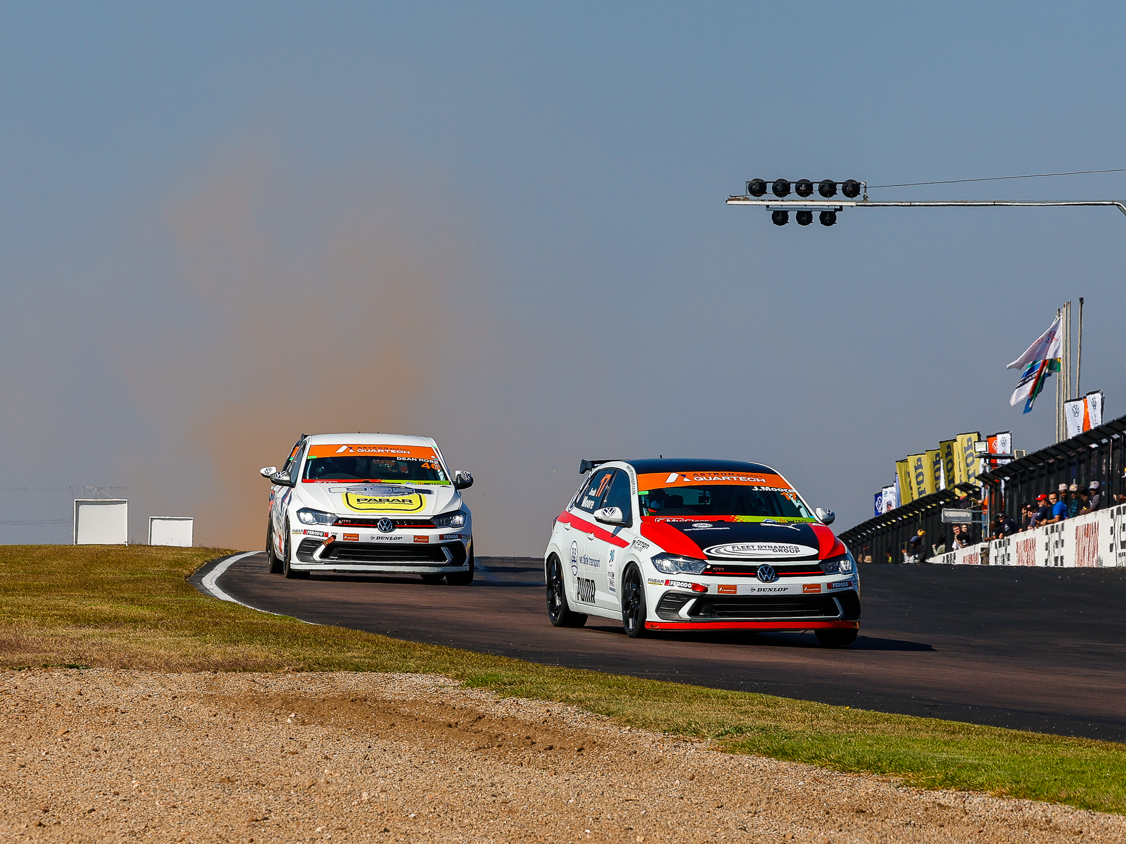 Josh Moore Battles Technical Setback and Mid-Pack Pressure at Zwartkops