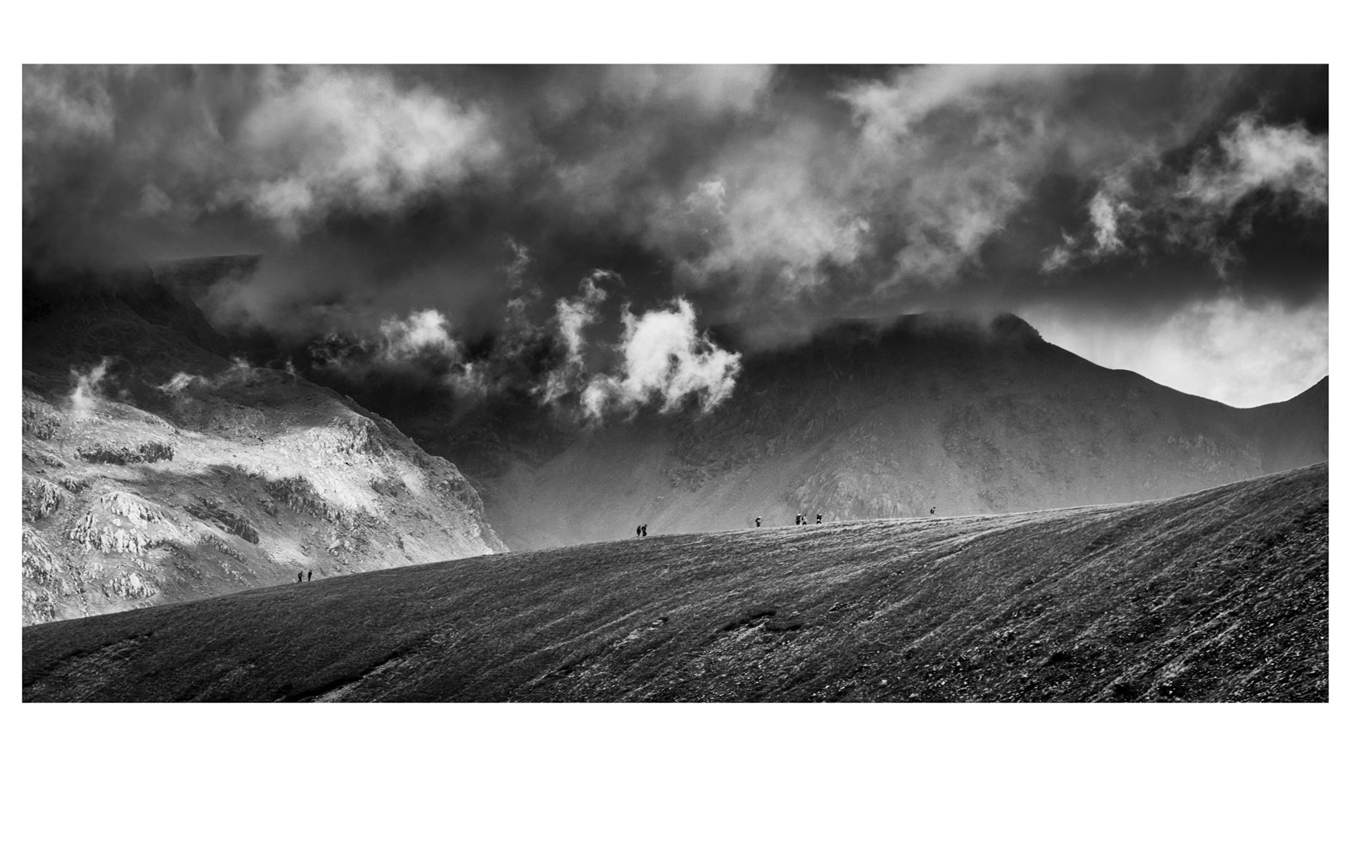 Nick Wainwright - Walking in the mountains