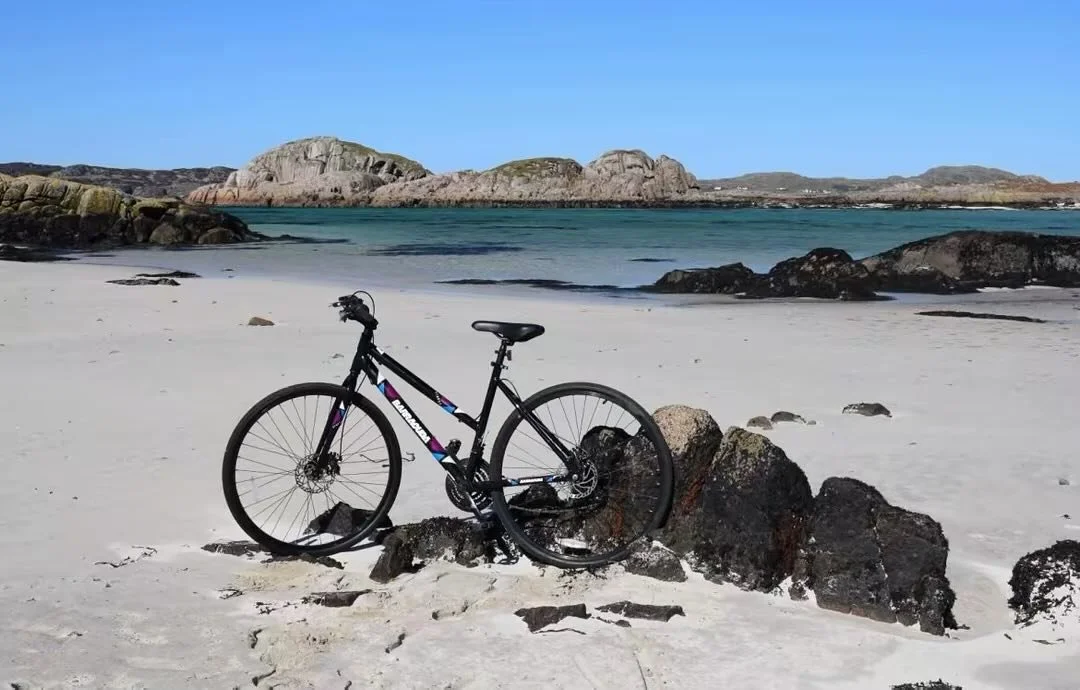 🌟 **GIVEAWAY ALERT!** 🌟 
Want to win not one, but **2 amazing e-bikes?🚴‍♂️🚴‍♀️ It’s simple: like, comment, and share this post for your chance to hit the roads in style.
But that’s not all… After your exciting day, tre