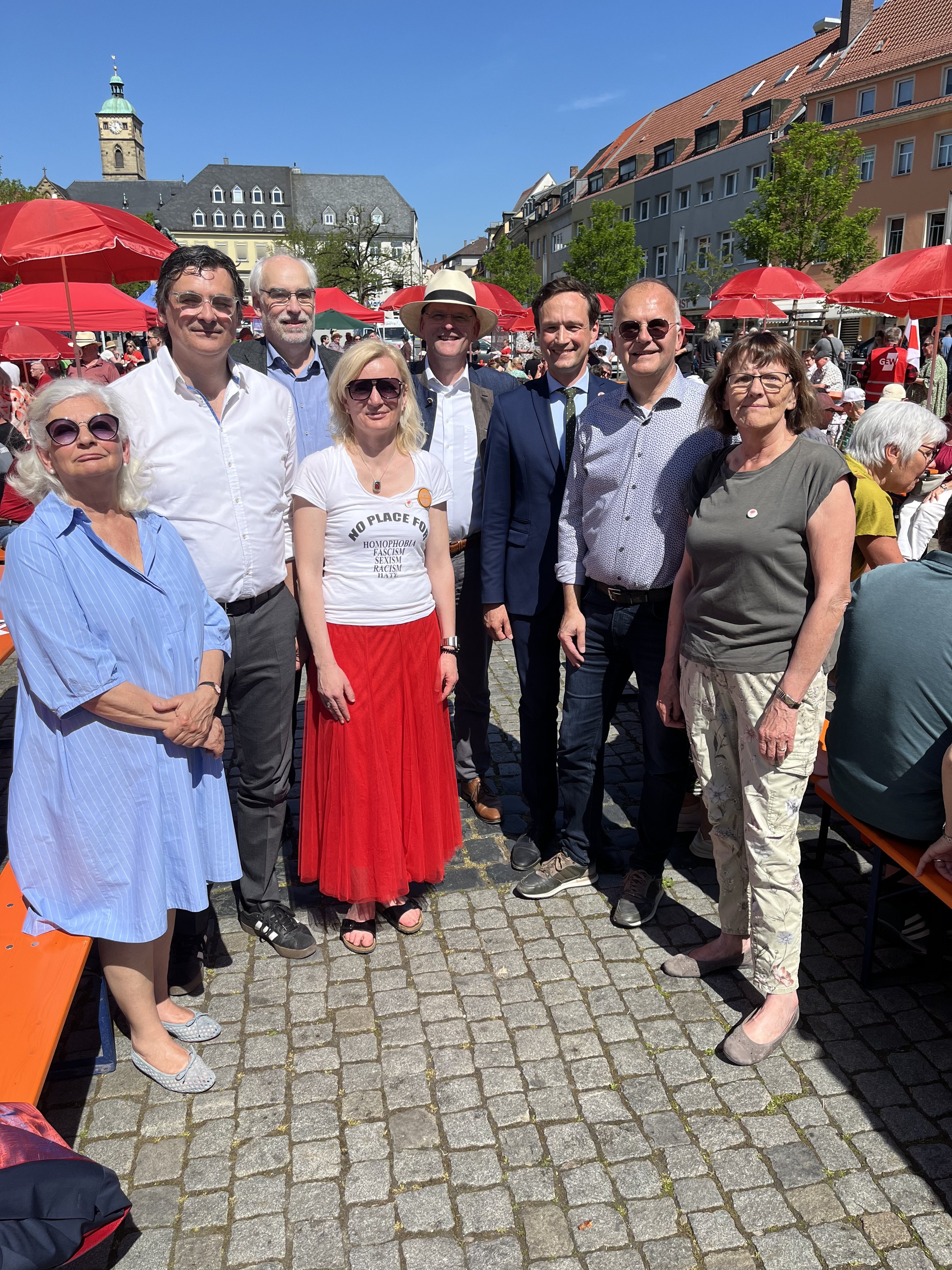 Austausch am Tag der Arbeit: Sorya Lippert, 2. Bürgermeisterin Stadt Schweinfurt, Christoph Warmuth, Stadtpfarrei Schweinfurt, Marietta Eder, ver.di-Bezirksgeschäftsführerin und SPD-Stadträtin, Dekan Oliver Bruckmann, Landrat Florian Töpper, Richard