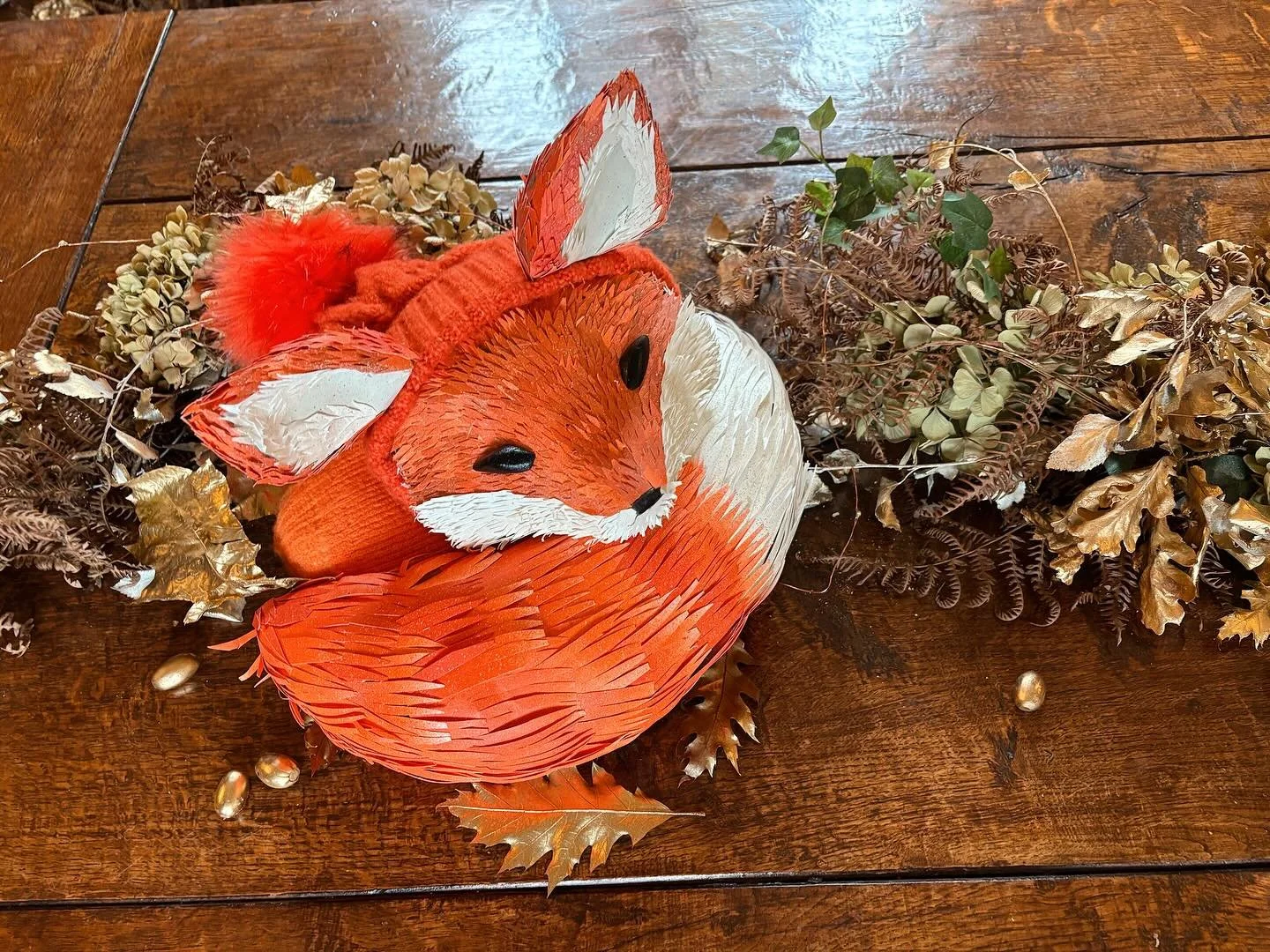 I&rsquo;ve made a little pack of woodland creatures for the fairytales at @doddingtonhall this year. With fox ready to greet everyone as they enter the Christmas Hall 🦊All surrounded by the beautiful floristry of @catkinflowers 

#fox #mrfox #christ