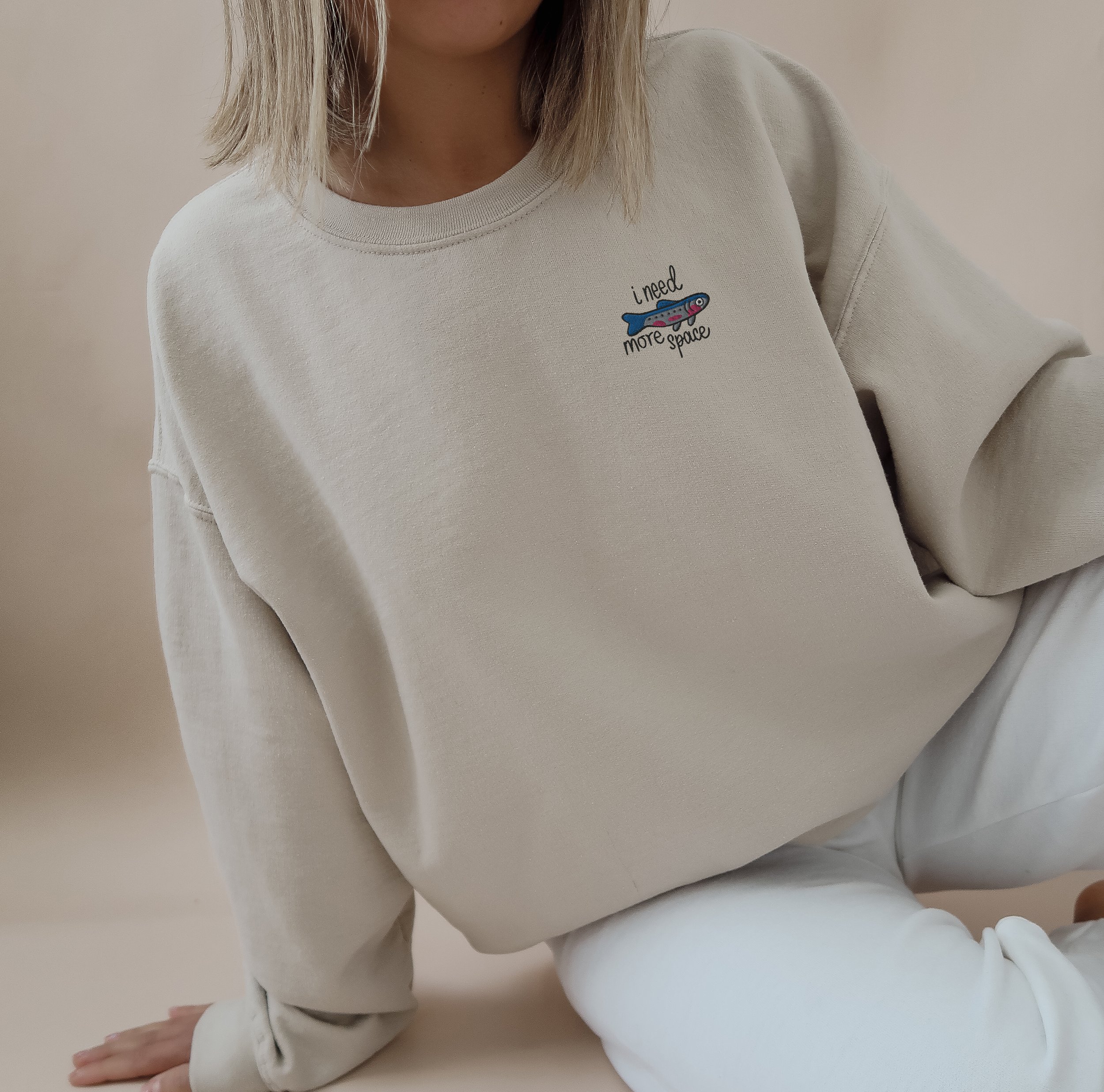 2 3model_sweatshirt-4farben.jpg