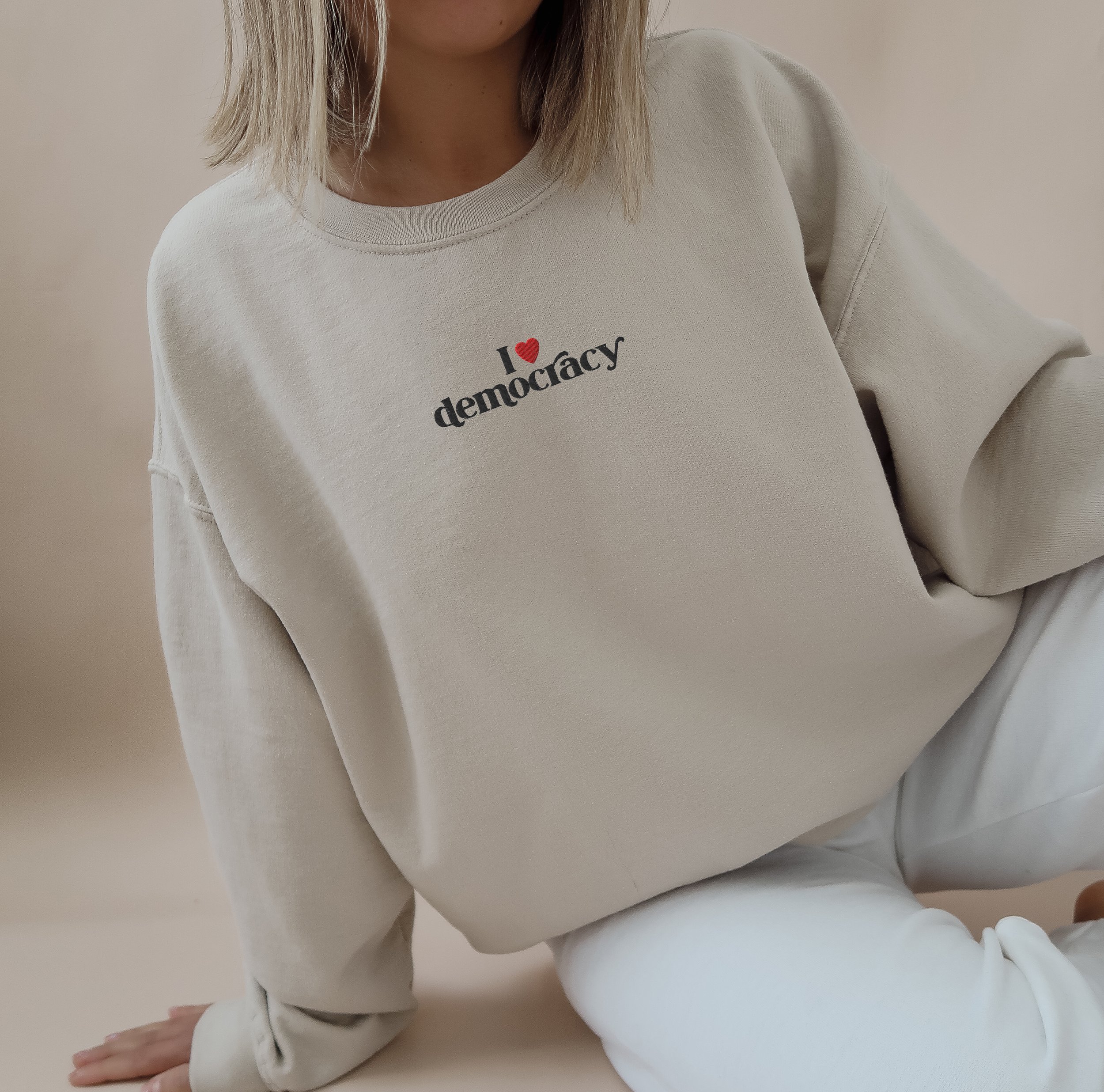 2 3model_sweatshirt-4farben.jpg