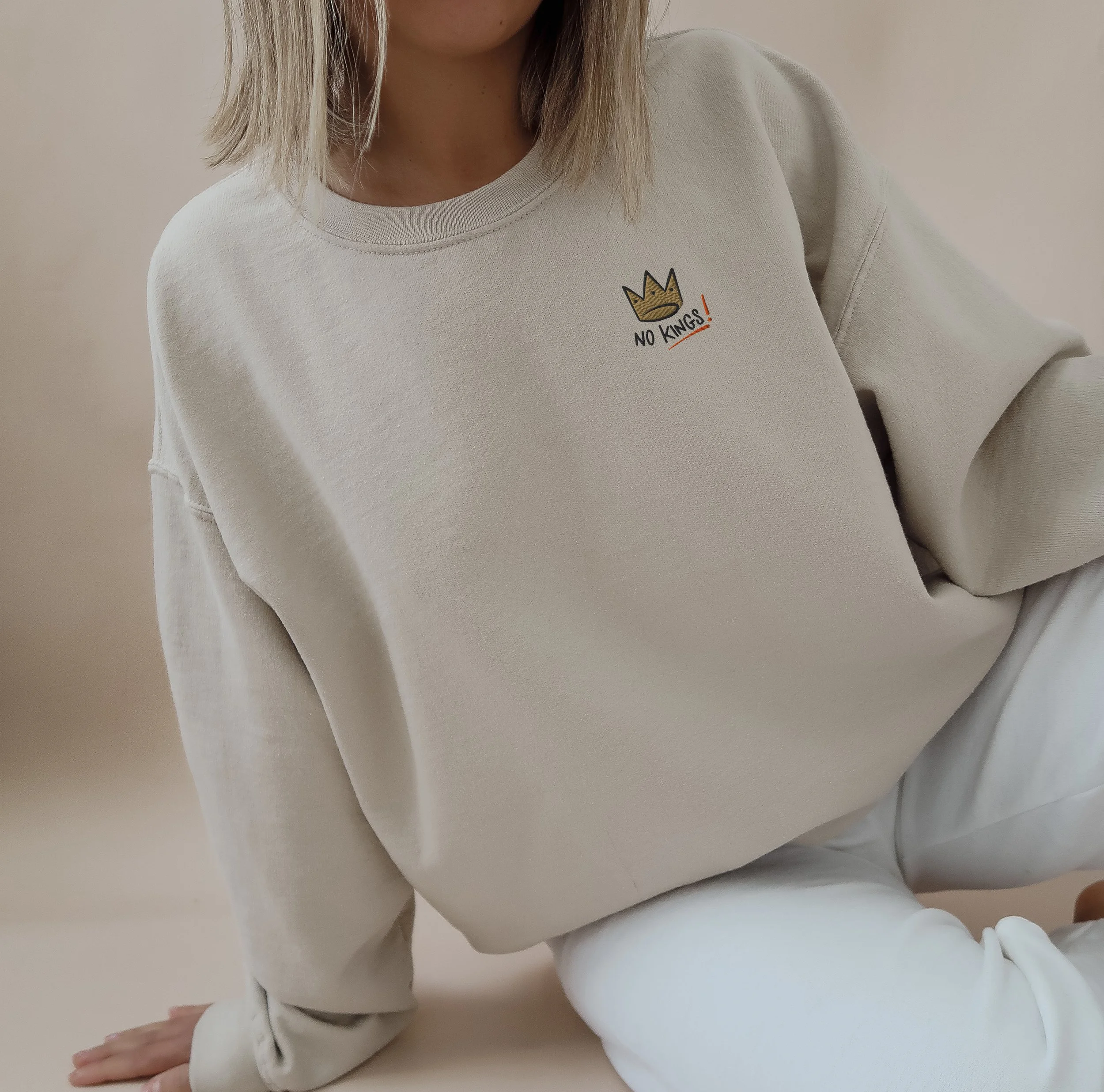 2 3model_sweatshirt-4farben3.jpg