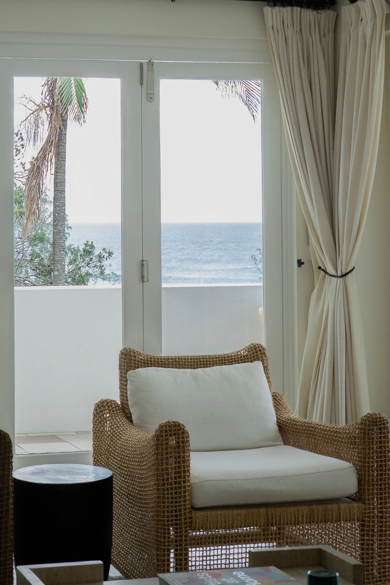 Raes on Wategos, Interior design by Tasmin Johnson