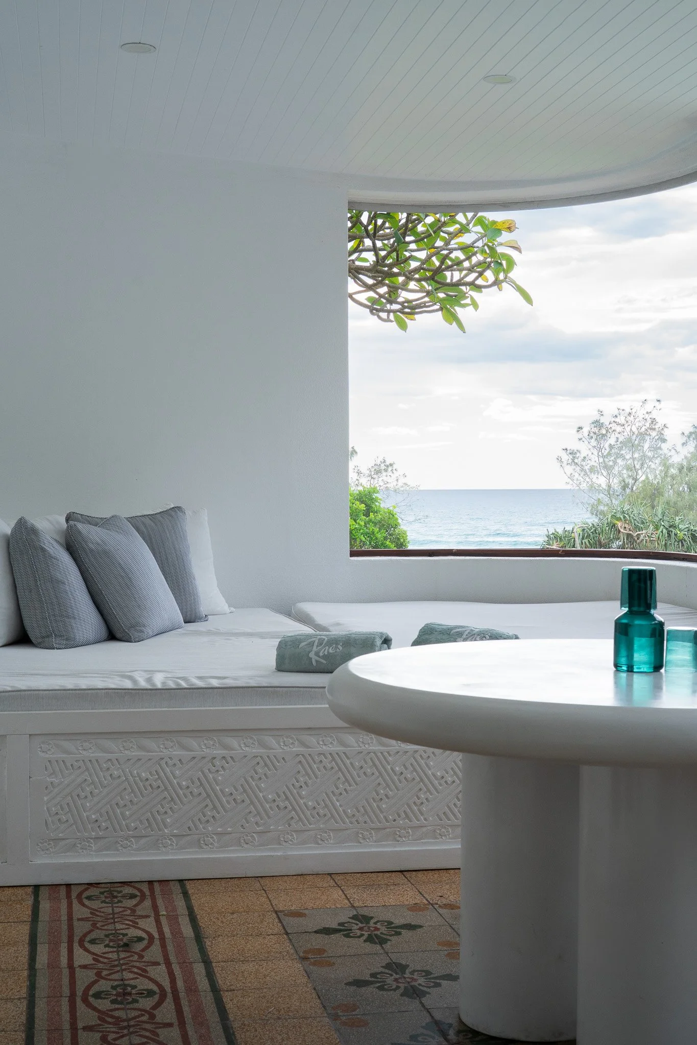 Raes on Wategos, Interior design by Tasmin Johnson