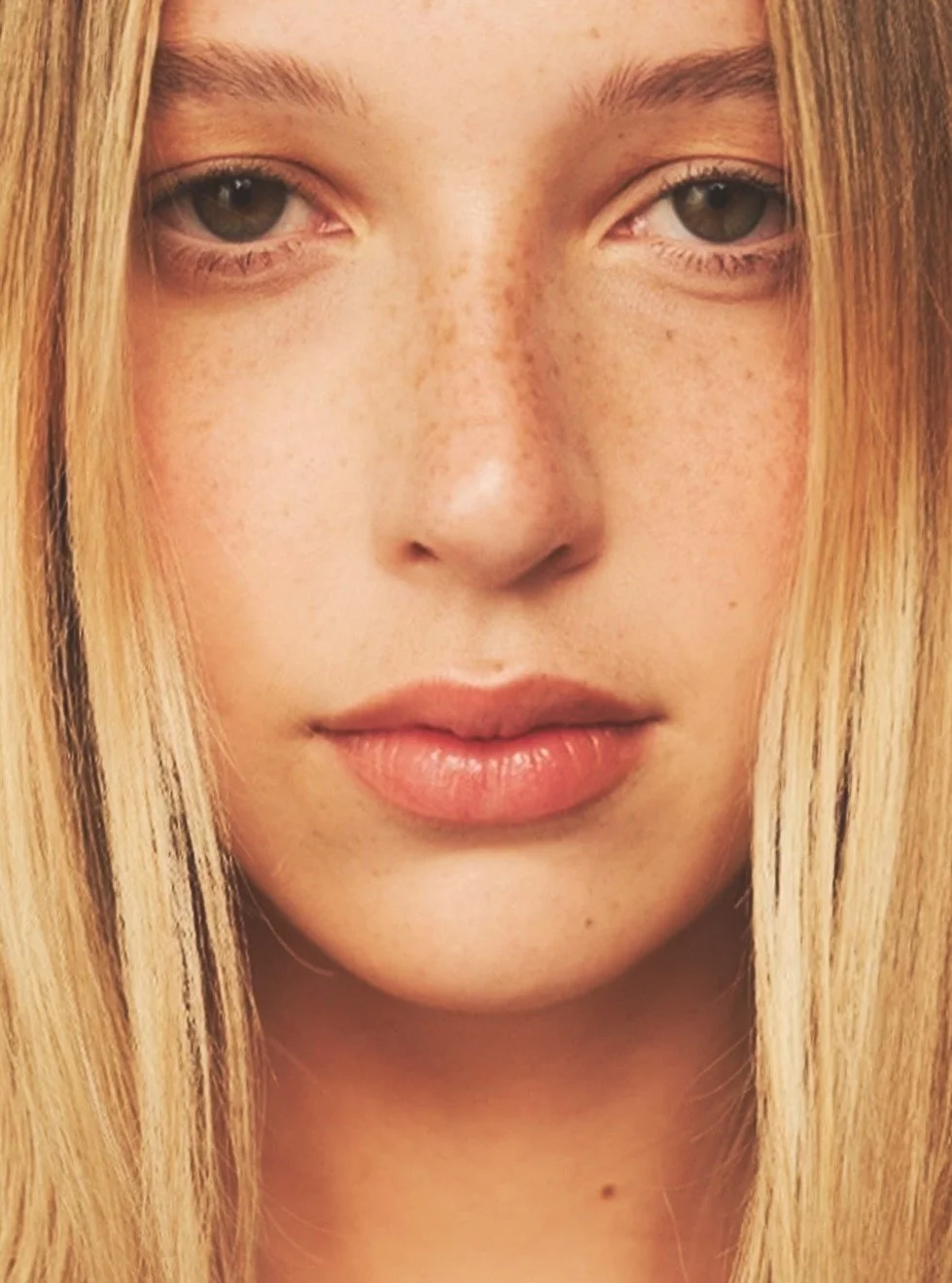HOLLY Pretorius

PH: @sjvanzyl 
MUA: @flawlessbyimmy_ 
MA: @auramodelsza 

Bookings: info@auramodels.co.za