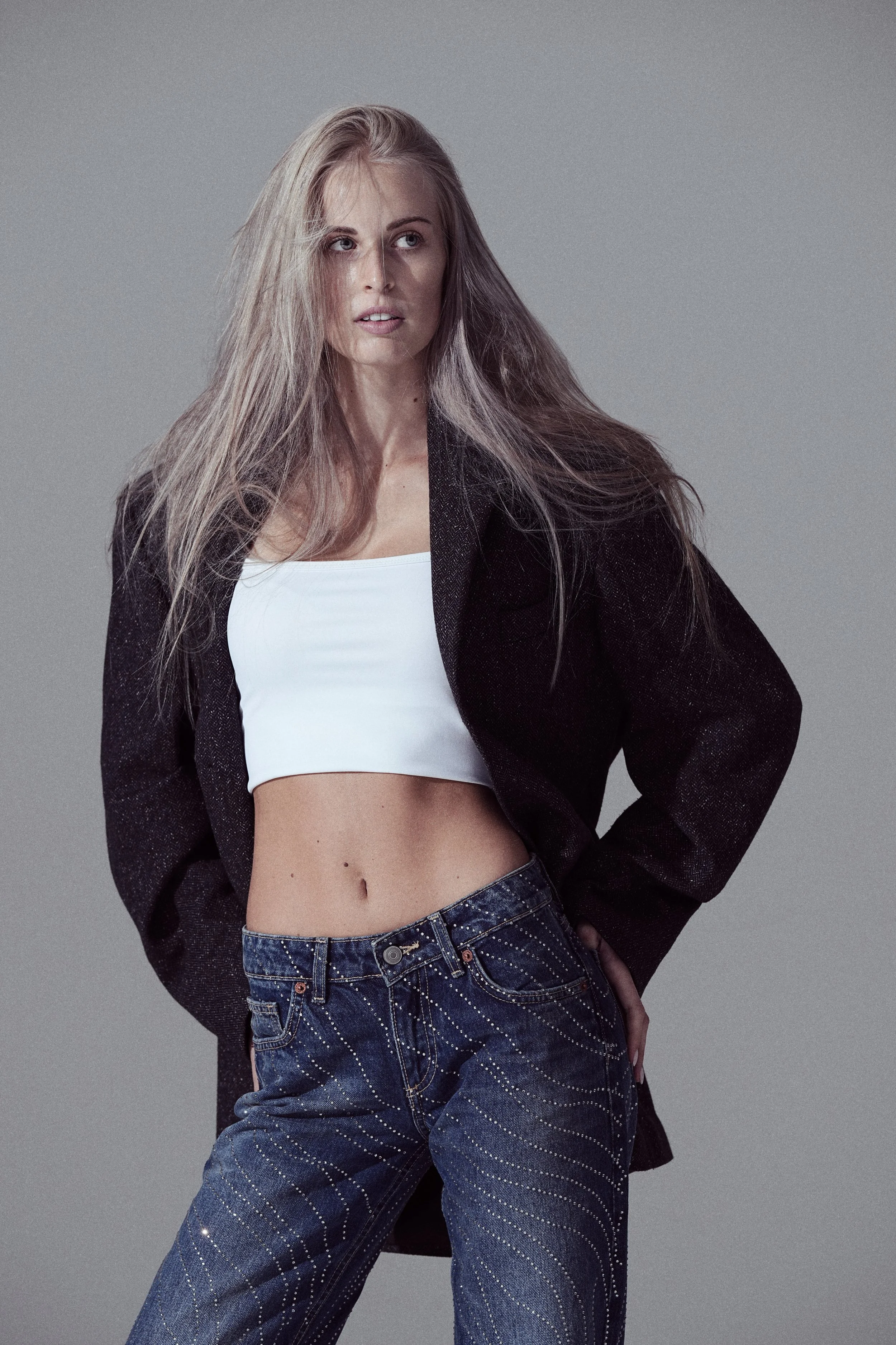 AURA408934 1.jpg