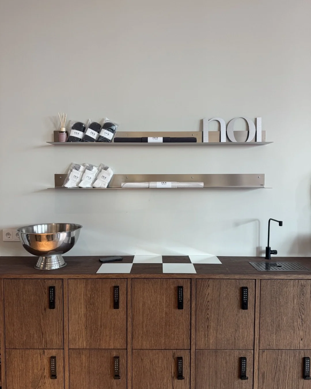 NOI Mitte Opening recap. 

Thank you to everyone who showed up and everyone who cheered from afar. This community is everything 🖤

And to the brands who made the opening extra special:

@lululemon @kruut_organic @yoshien @rhoots.de @apricotbeautyhea