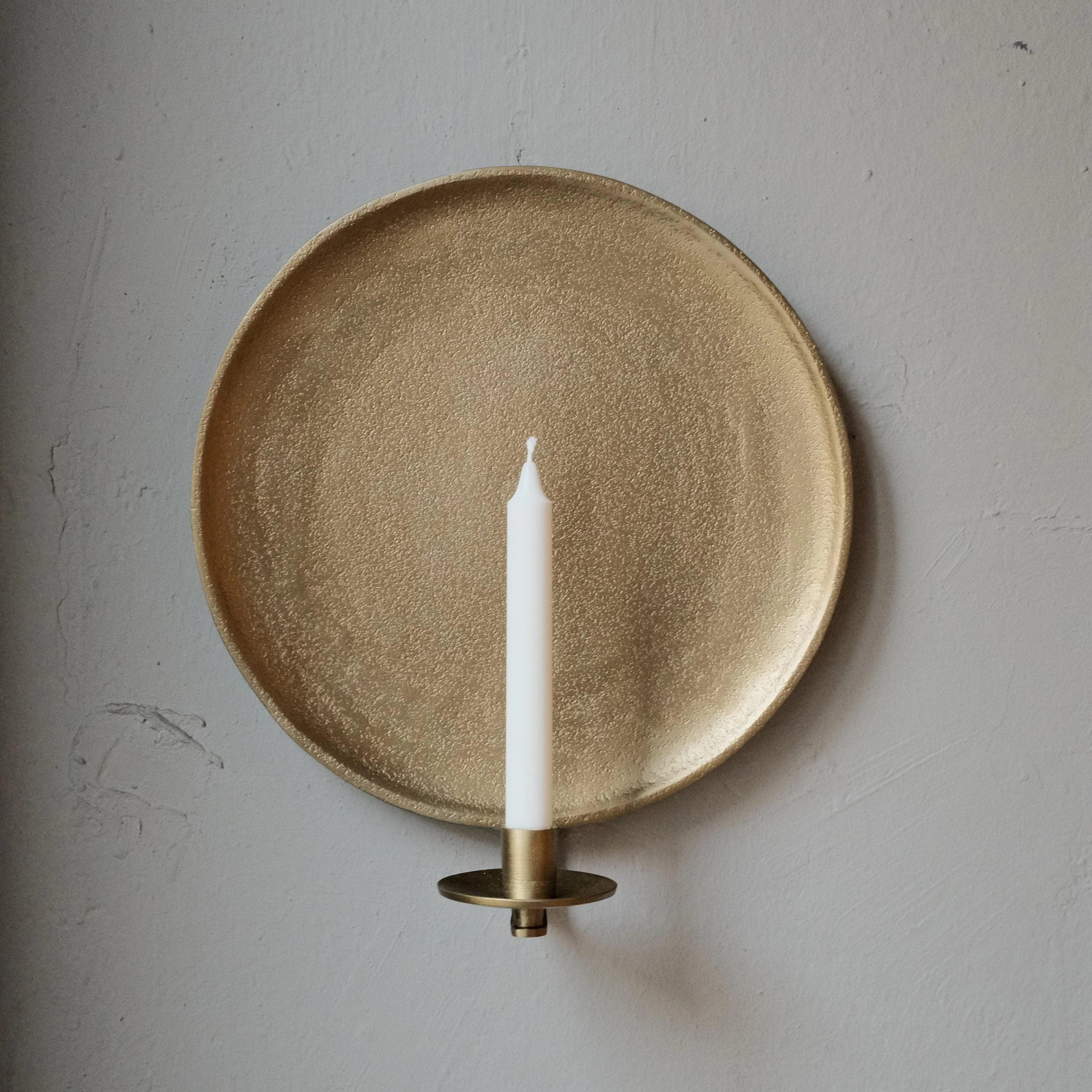 05160010 Väggljusstake M Mässing ø 35cm.jpeg