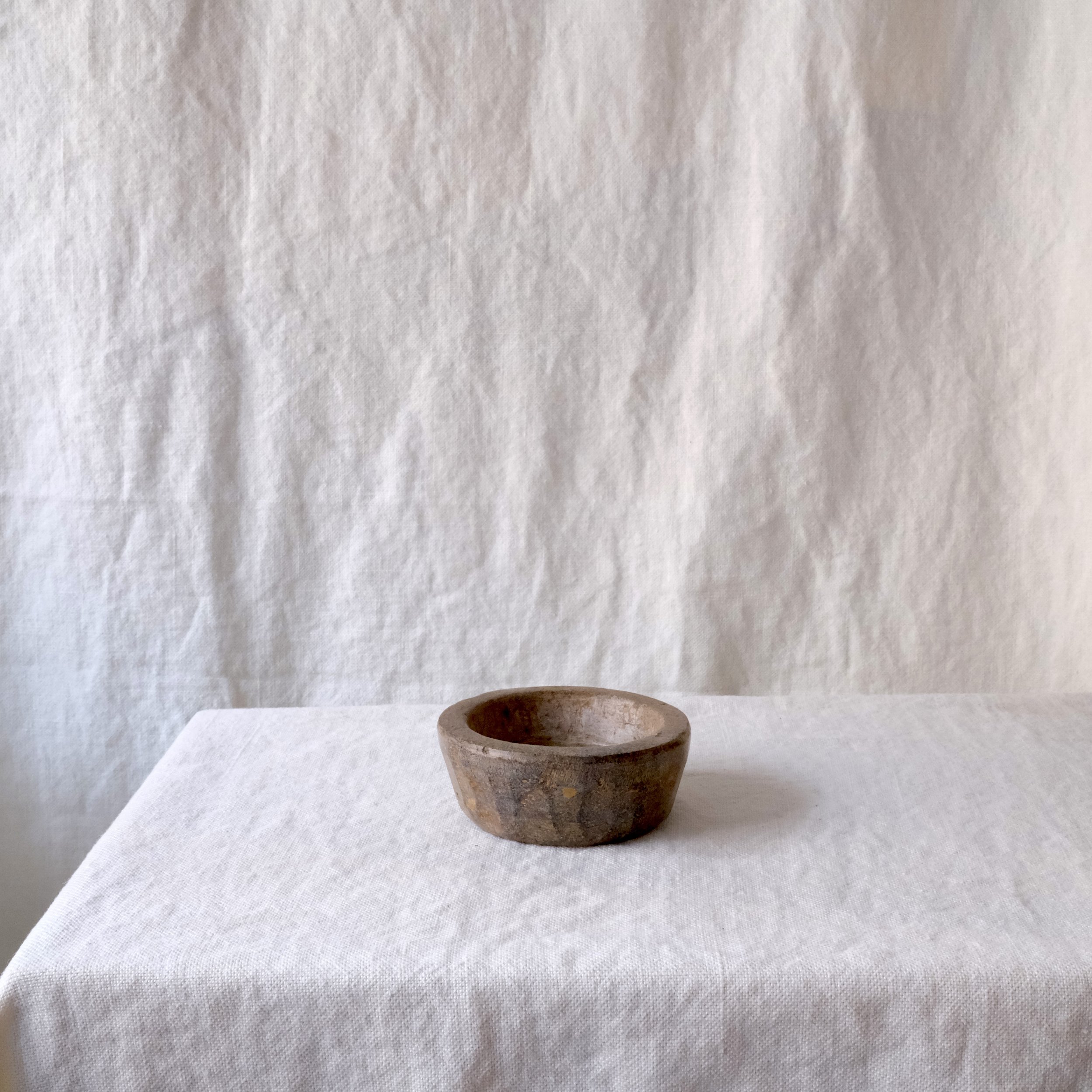 05140027 O/J - Antik liten stenskål Nr.4.jpeg