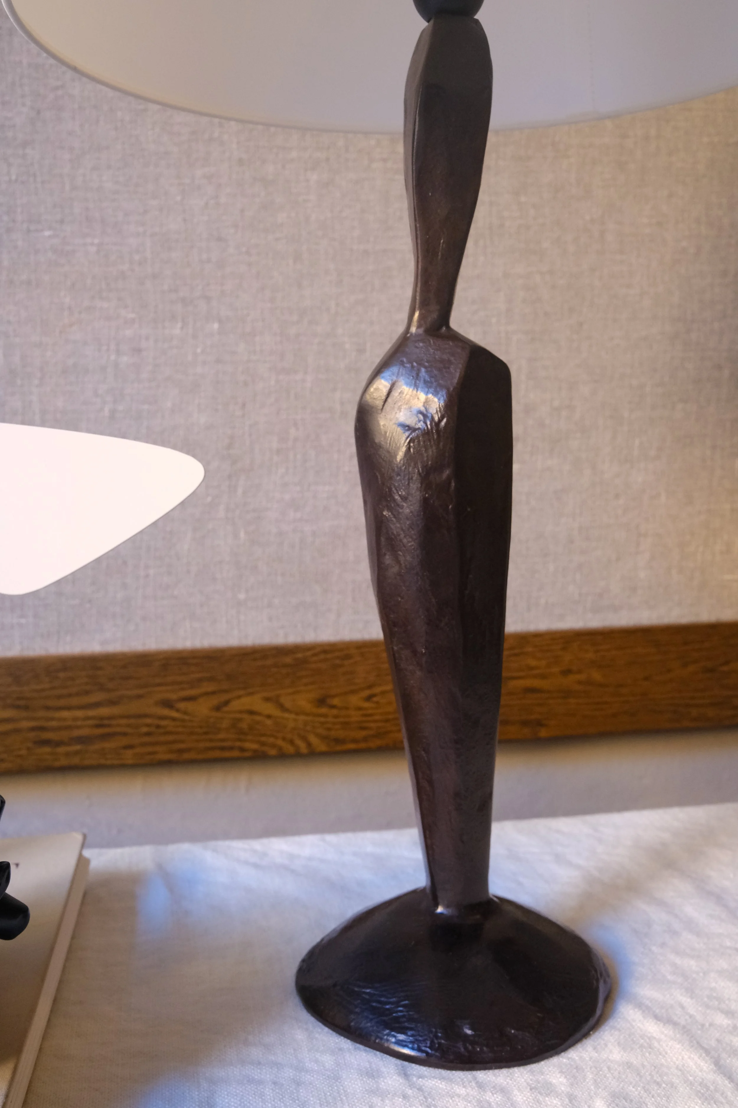 Bordslampa Jude närbild.jpg