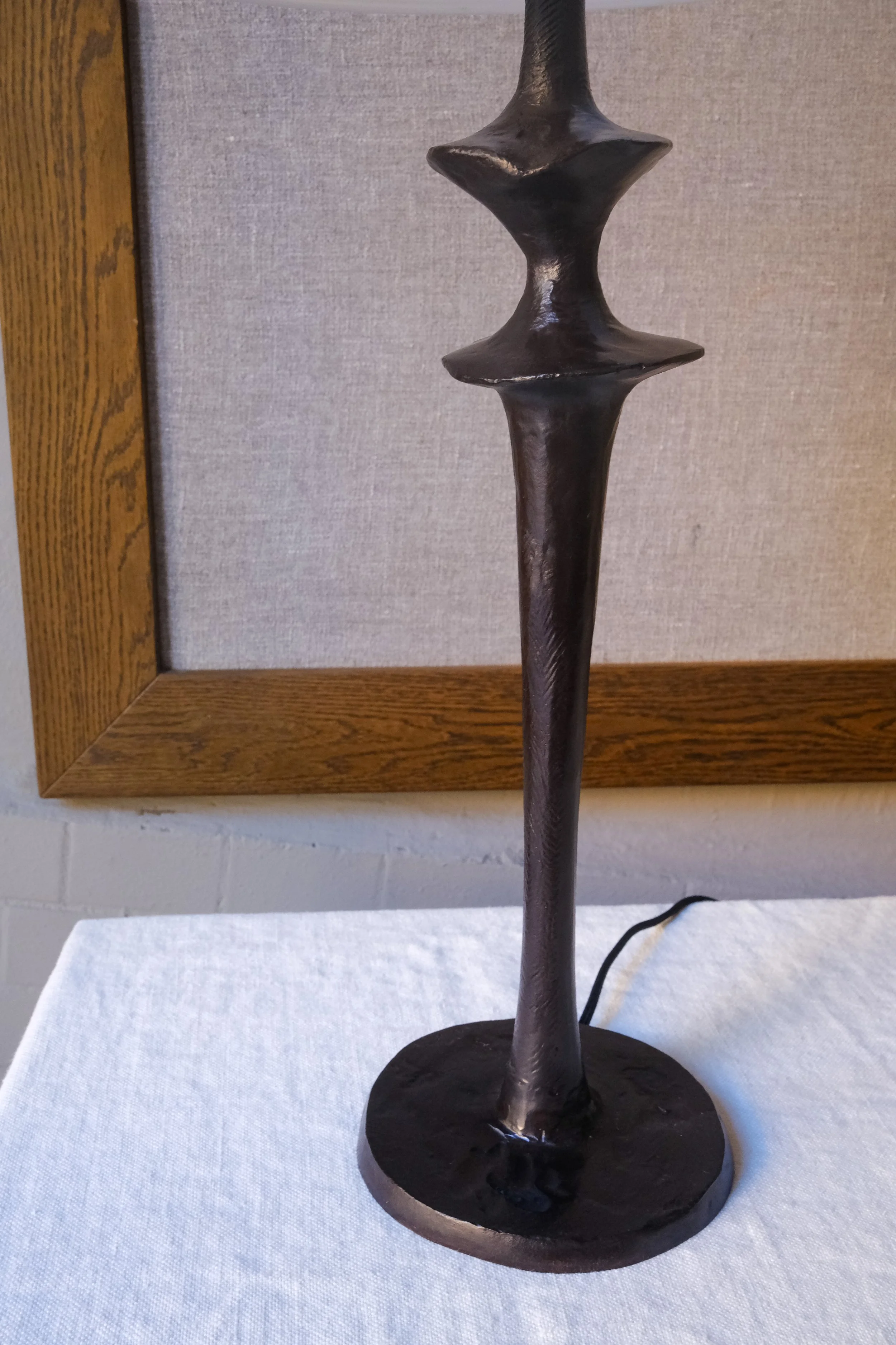 Bordslampa Mancha närbild.jpg
