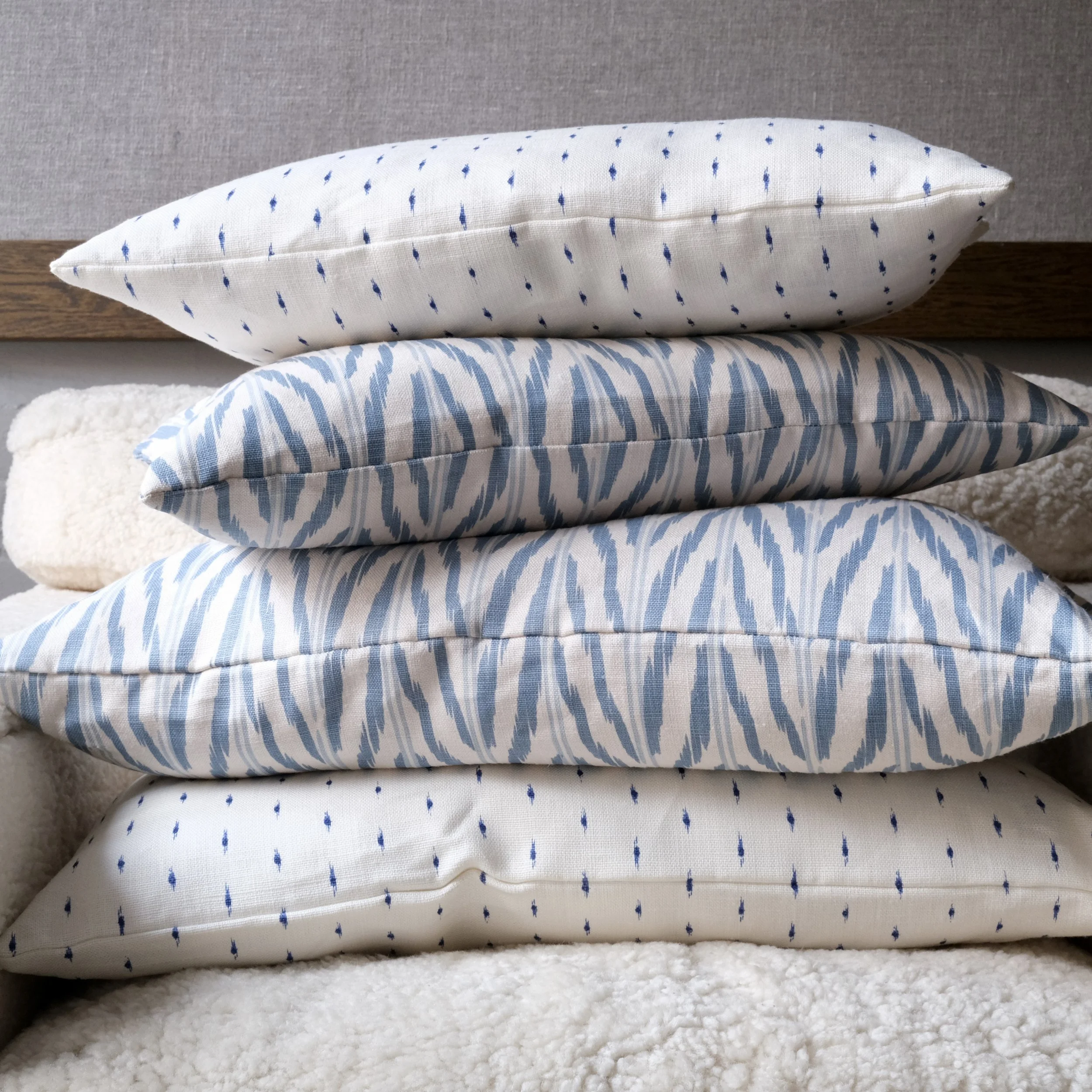 Prydnadskuddar Helene Blanche blå grupp.jpeg