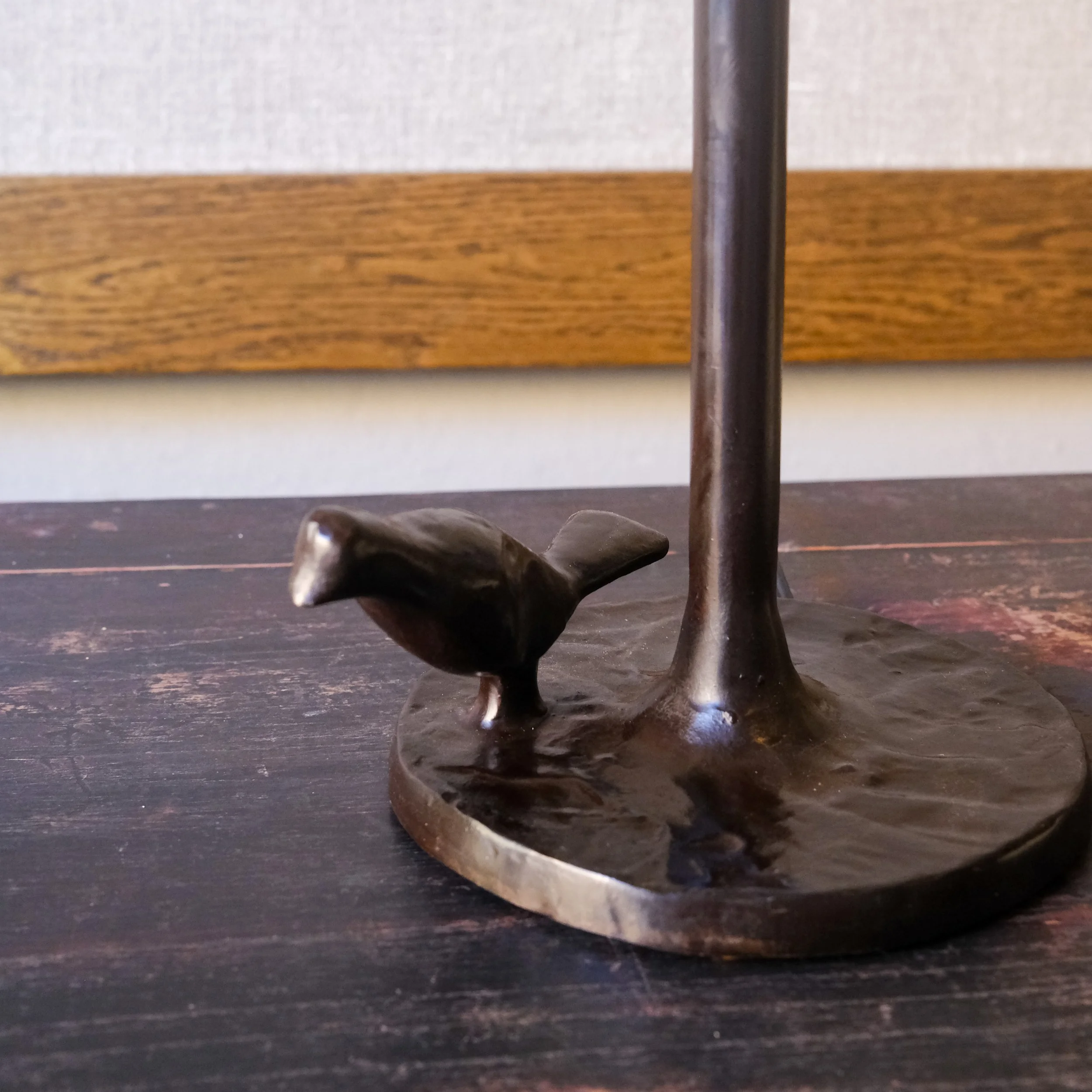 Bordslampa Plume närbild.jpg