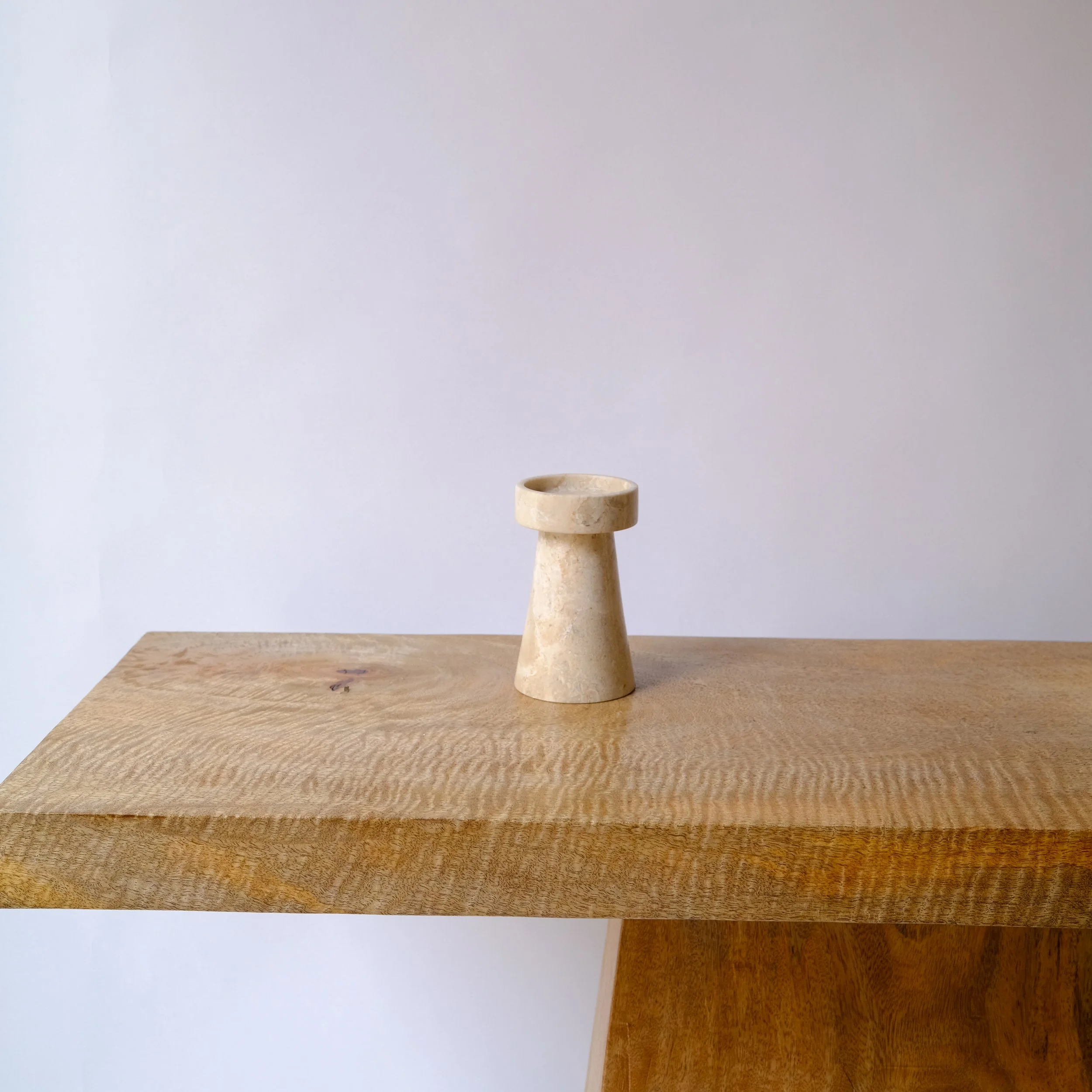 05050109 - Ljushållare marmor vit.jpg