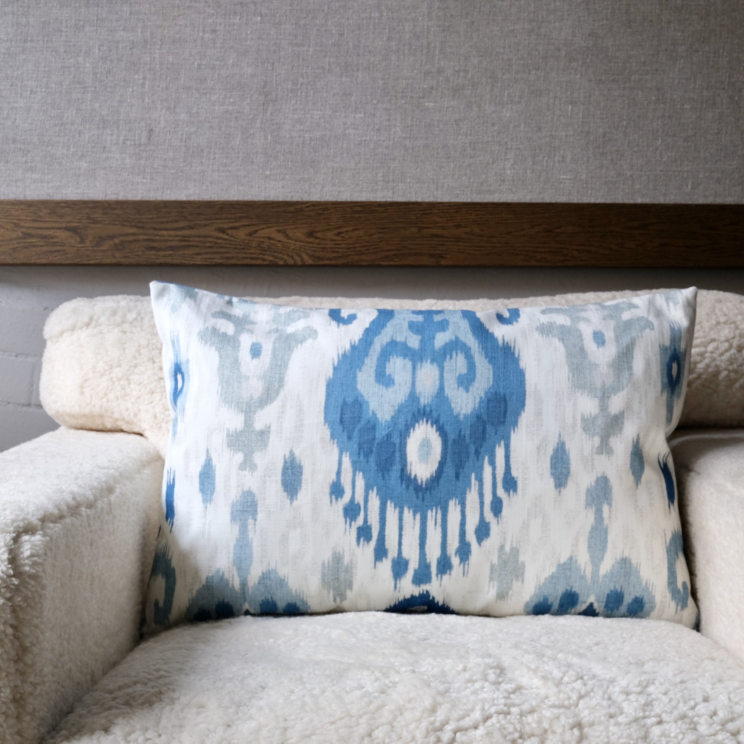 05100123 Prydnadskudde 40 x 60cm Güell Lamadrid - Malaca2.jpeg