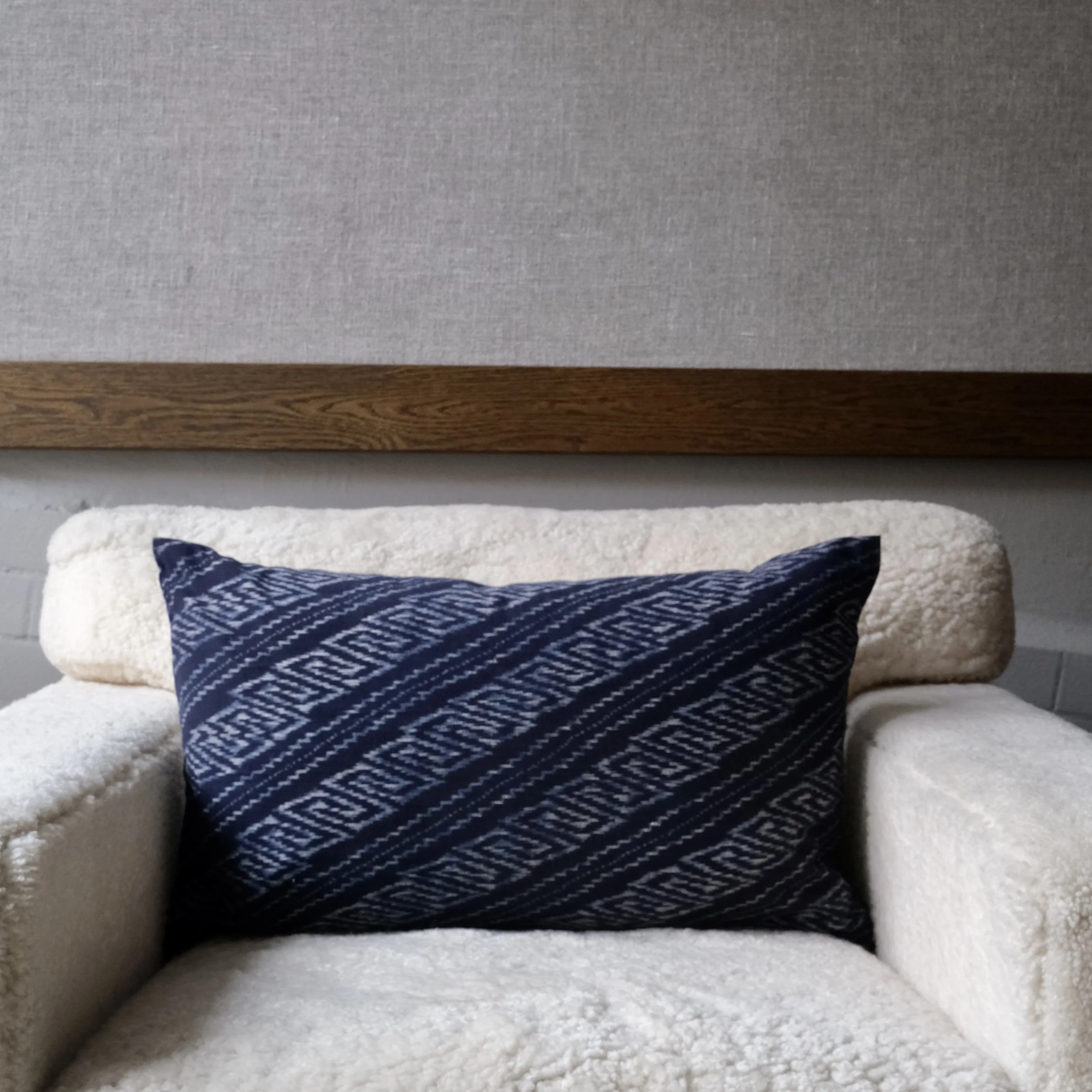 05100111 Prydnadskudde 40 x 60cm Thailand - Blå 2.jpeg