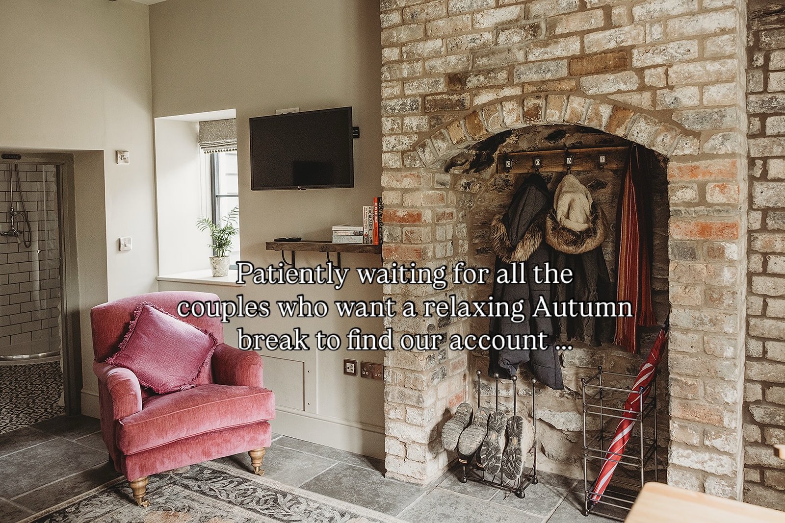 Autumn getaway for two? We think yes. 🍂🤎

Save this for when you&rsquo;re ready for a cosy escape ✨ 

#autumnbreak #autumnvibes🍁 #holidaycottage #timeaway #couplesbreak