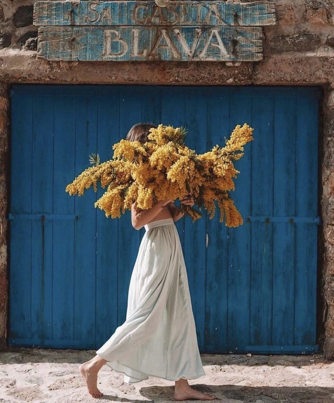 We started something new this week 🤍

After our recent Locals Closet gatherings, it felt clear&hellip; the conversations shouldn&rsquo;t end when the racks come down.

So we created a Locals World WhatsApp group to keep our community connected &mdas