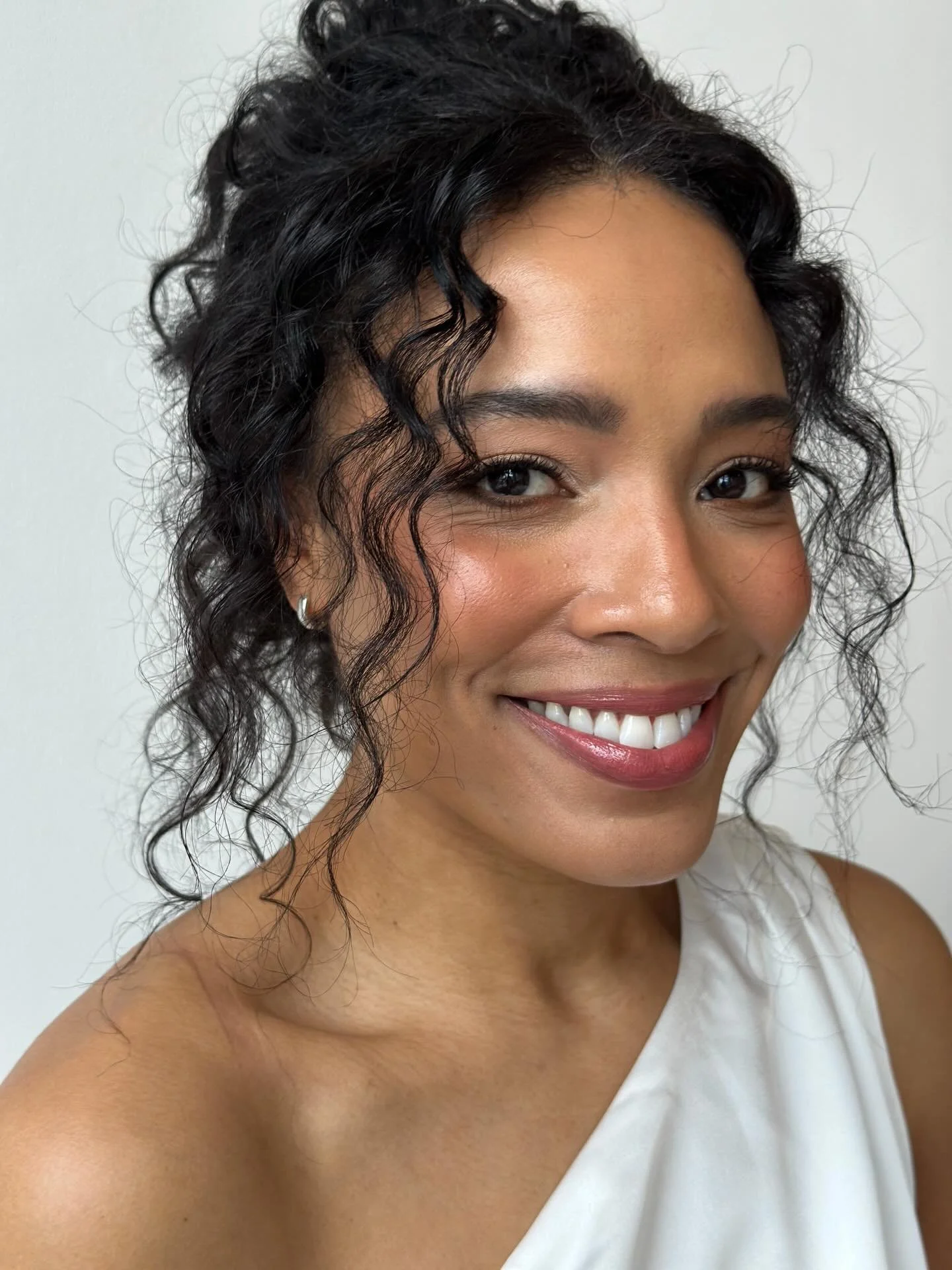 Love is in the air 💞❤️🤍🥰

@embryolisseusa 
@faceatelier 
@temptu 
@charlottetilbury 
@maccosmetics 
@makeupforever 
@makeupbymario 
@ardellbrides 

Hair @tamaraholdenhair 
Model @pleaseleavebynine 

#chicagomakeupartist #chicagobridalmua #chicagob