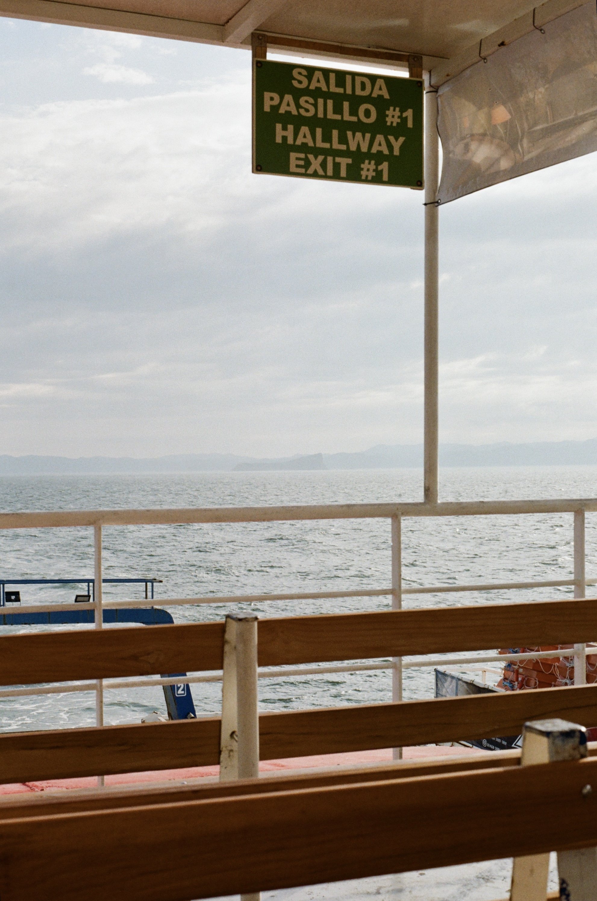 En el Ferry (2025)