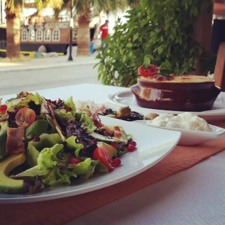 Finally Taratsa Kitchen Bar and Team are back in buisness for summer 2020 ..
#taratsakitchenbar #greek #freshlocalproduce #greekfood #alwaysfresh #seafood #kleftiko #mousaka #goodvibes #sundayfunday #