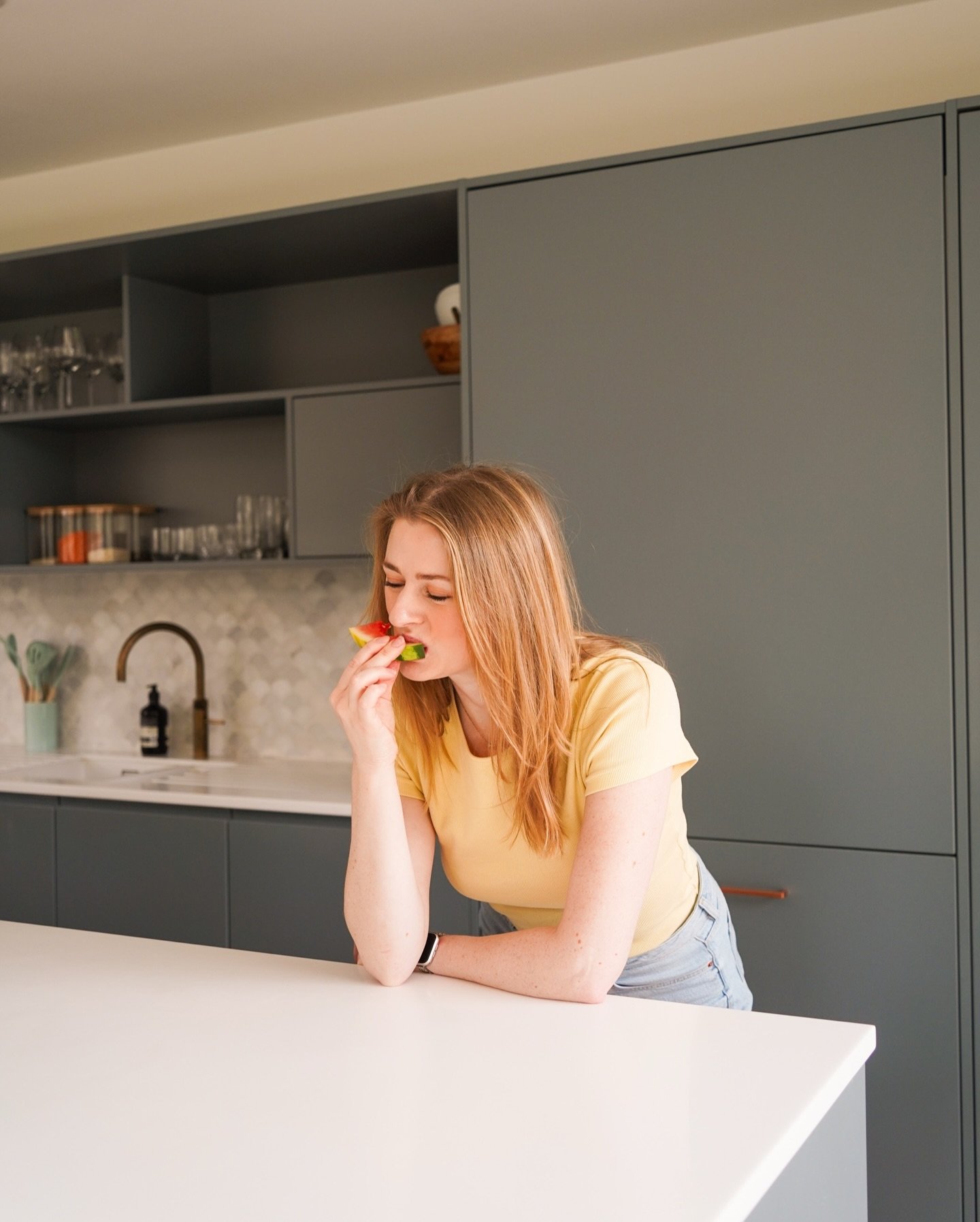 Some favourites from my recent shoot with @nutritionwithmi 🍊✨

I have to say this was one for the books! it was so amazing to not only capture Claudia doing her thing but also taking photos of the food with all its colors, textures &amp; shapes was 
