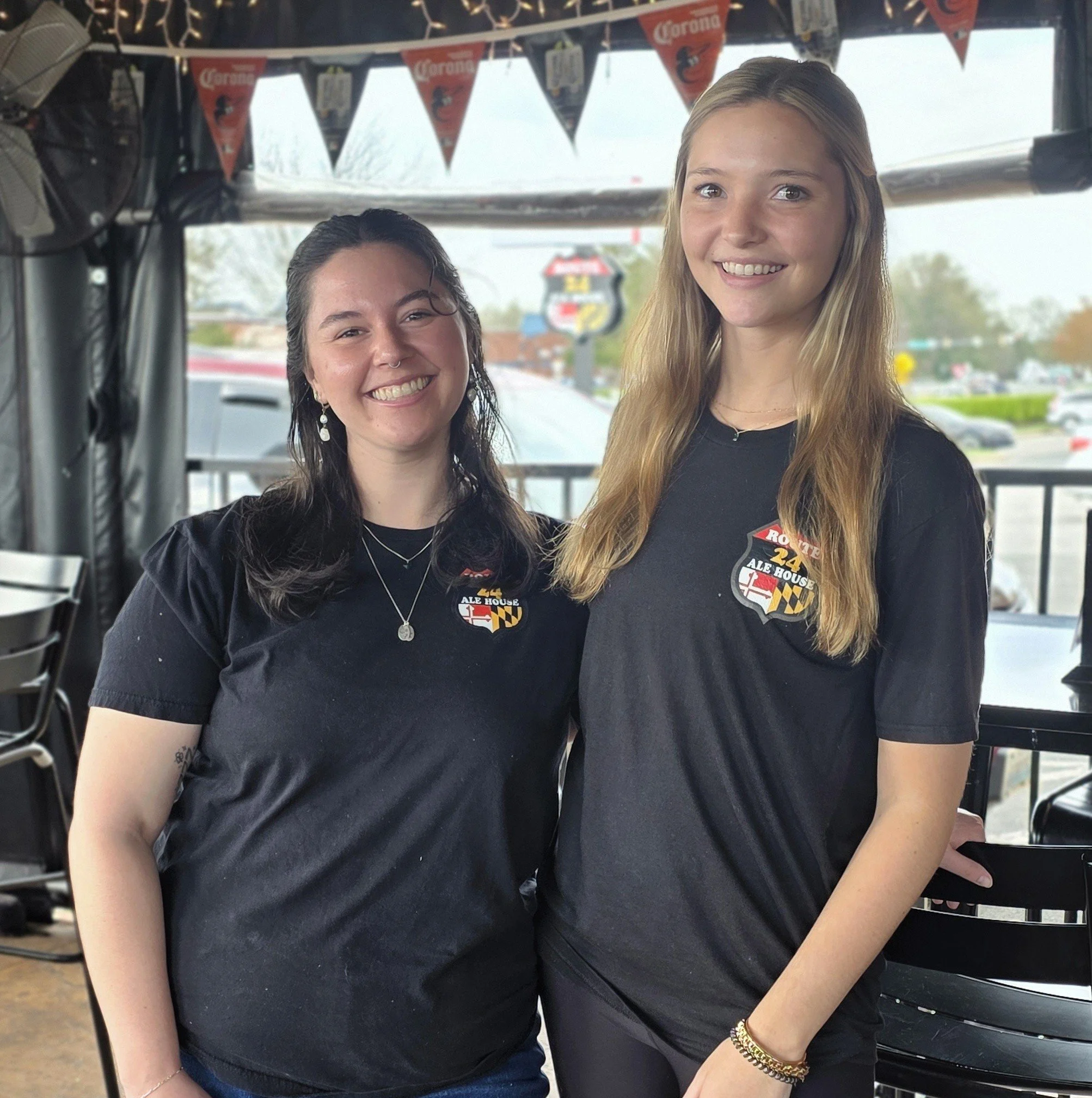 Sun&rsquo;s out ☀️ patio&rsquo;s open 🍹

Come soak up the sunshine with Reagan &amp; Delaney today on our patio!