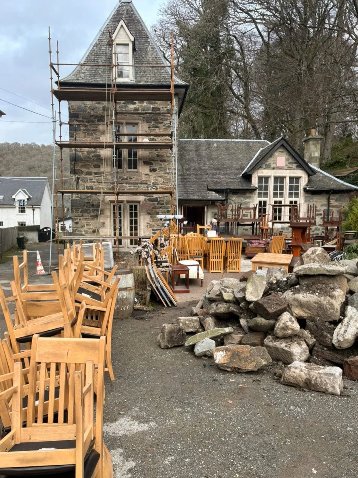 Pub progress! It&rsquo;s been a busy few days at the Inn. Thanks to our wonderful family and friends, and with a soundtrack found in the old hifi system, the embossed lilac wallpaper is gone, the pub (and Jane) have had a fresh lick of @argilepeintur