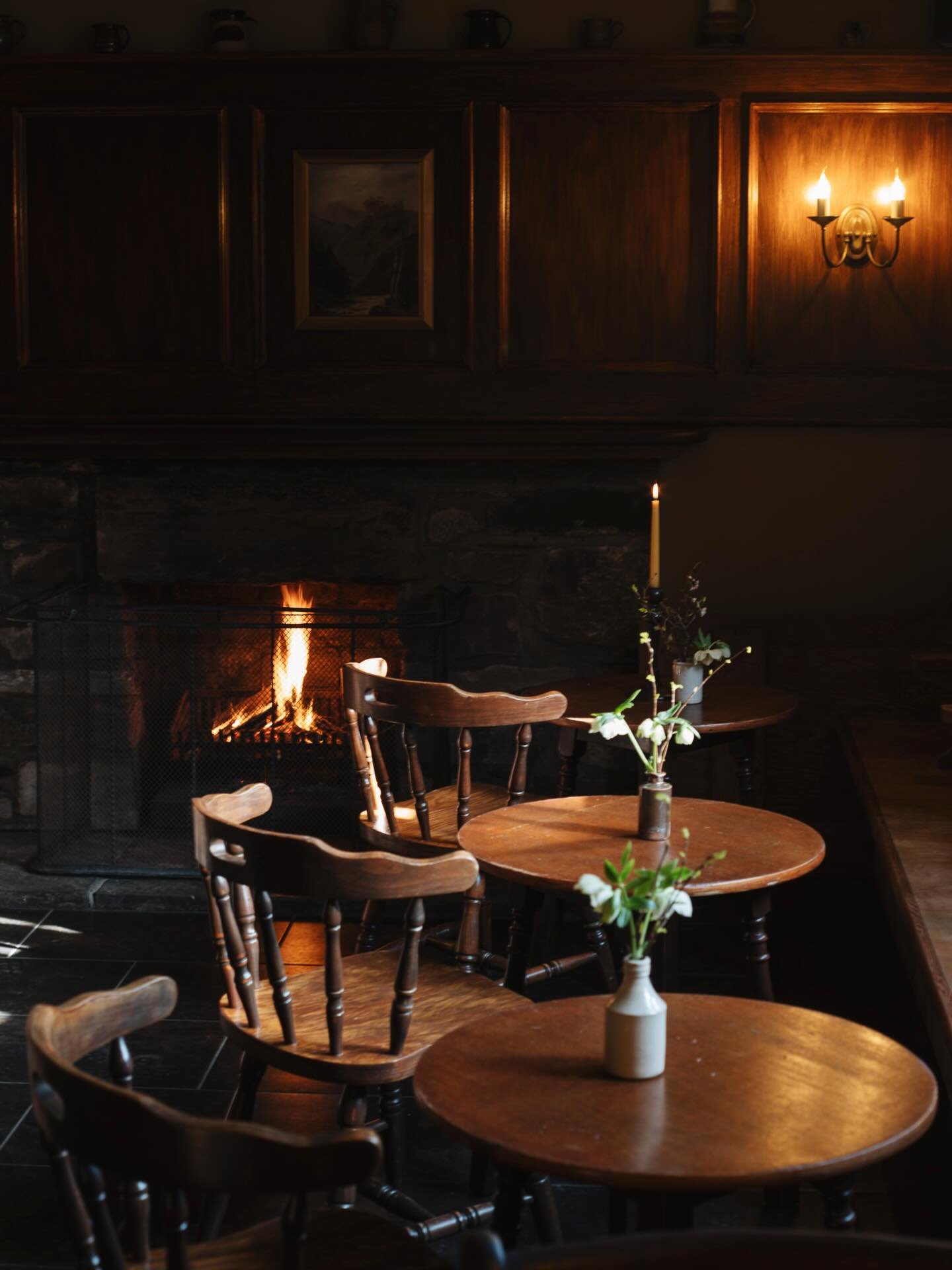 The Birnam Inn is open for the weekend from 5pm today. Pies, pints, lovely wines and fireside negronis await! 

#thebirnaminn #thebirnamhotel #villagepub #local #dunkeldandbirnam