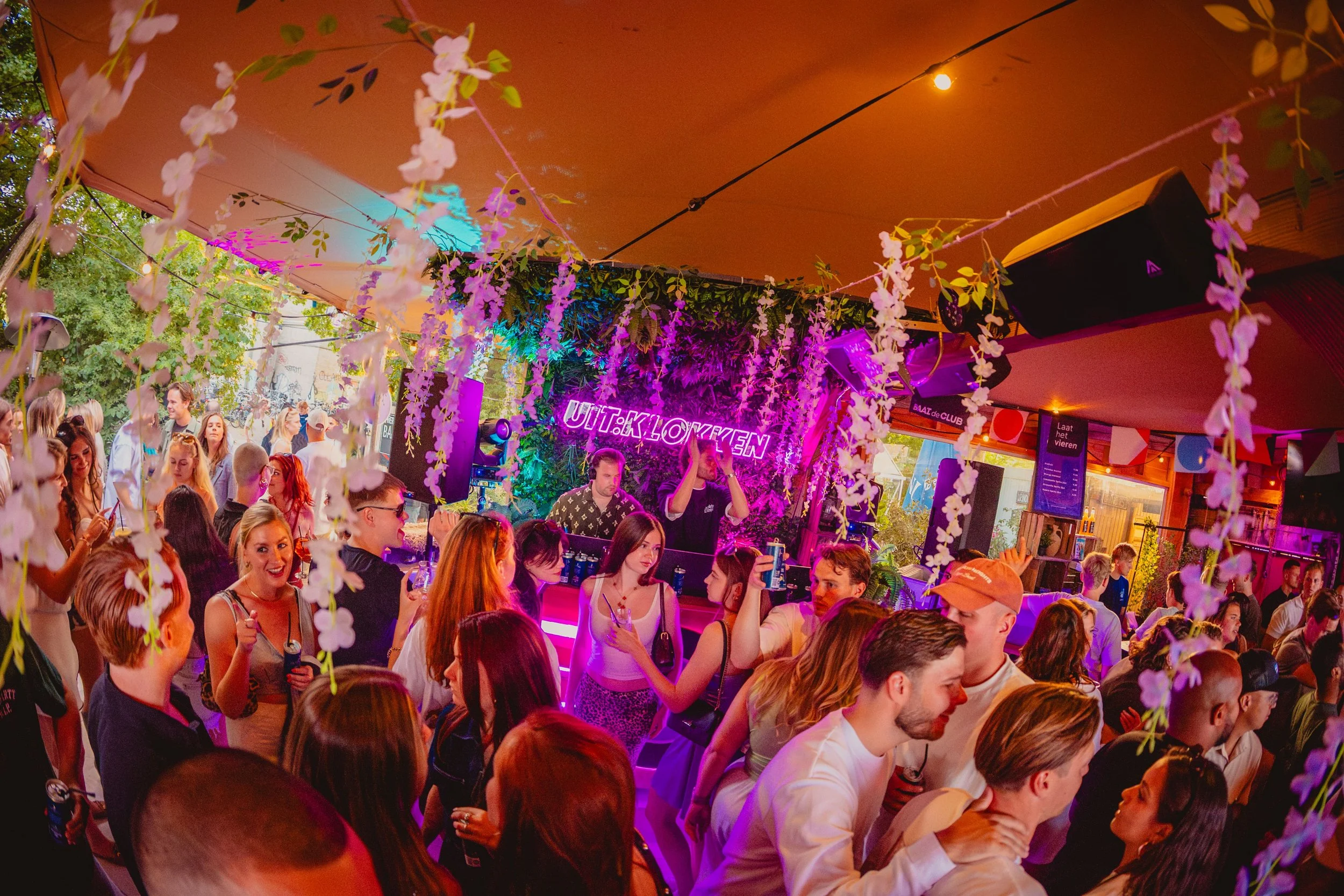 20250620 UITKLOKKEN Golden Hour HR-74-min.jpg