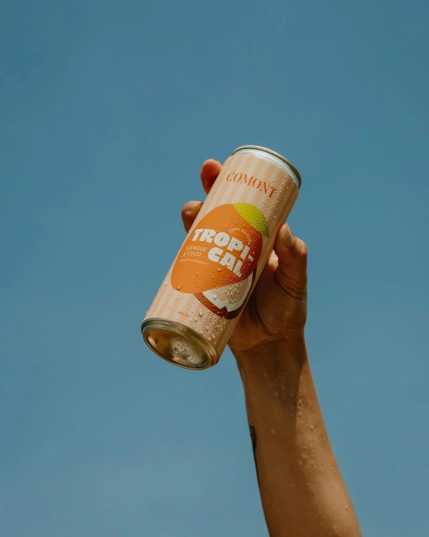 On continue la gamme du sans alcool de @comont.distillerie avec Tropical Mangue & Coco 🥭🥥
Alors, on s’évade encore un peu… ou on accepte que l’été soit fini ? 😏