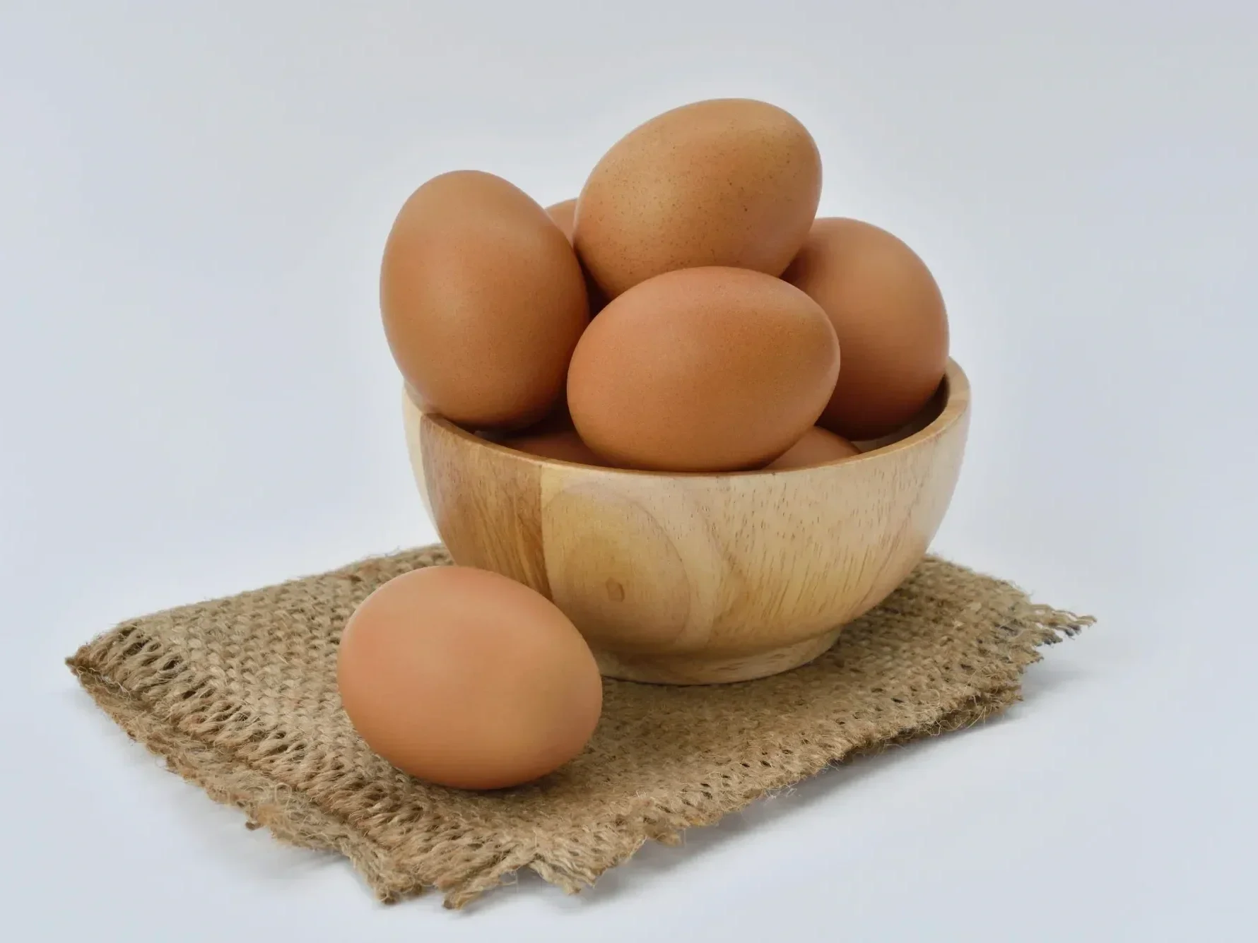 brown-eggs-bowl.webp