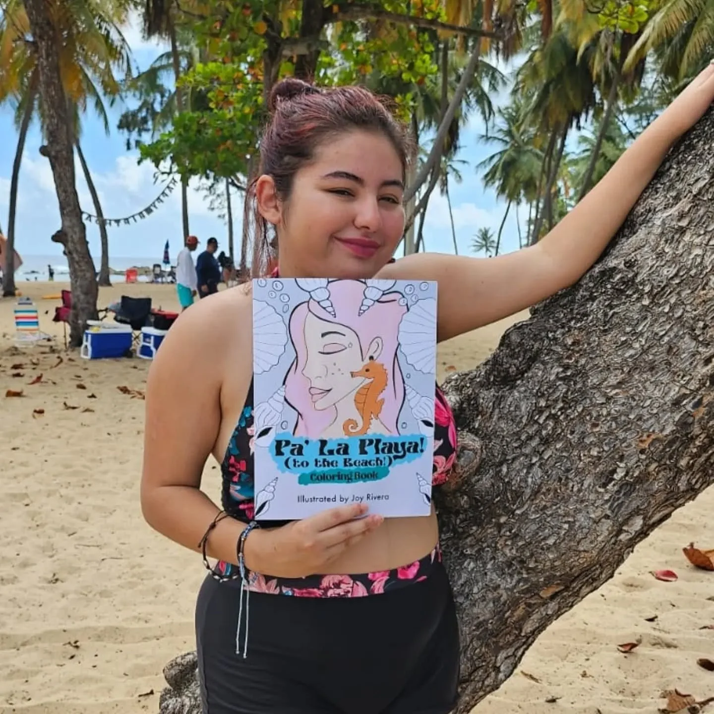 🌺Some Pa La Playa (To the Beach) love🌺
In case you didn't know, Pa La Playa is my beach/boardwalk inspired coloring book (perfect if you want beach vibes this winter)! Holding this book in my beloved island of Puerto Rico was a full circle moment a