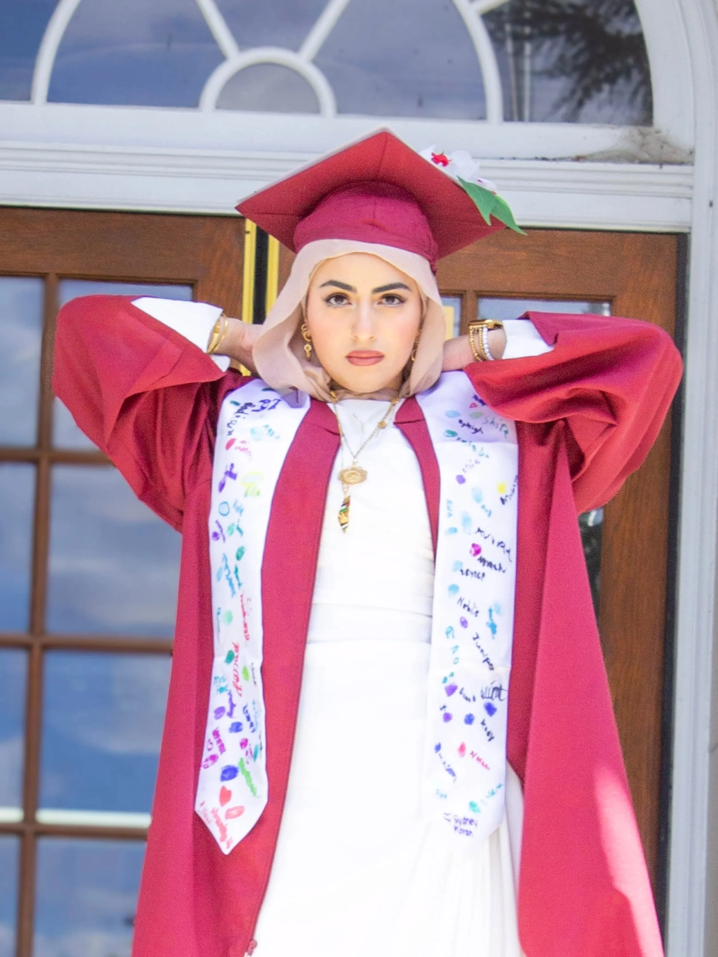 Graduating in style 🎓📸
Honored to have taken this set of grad photos for @jennamahmud solo and with her family. I had a great time editing candids from this session to give a mix of traditional and timeless photos

#freelancephotographer #freelance