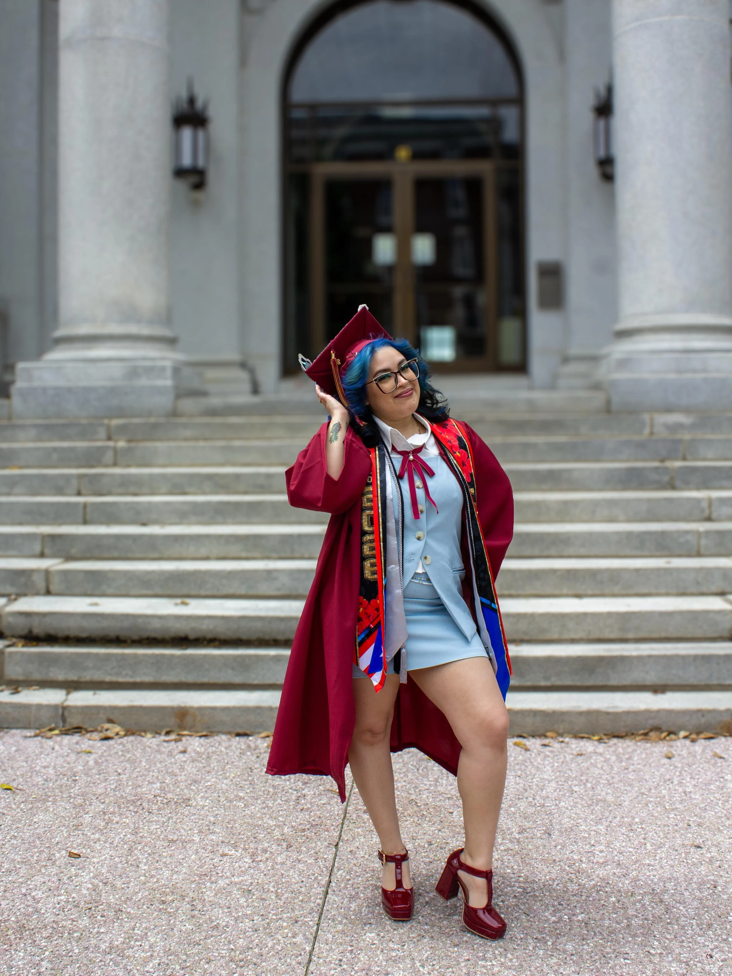 This grad set for a future therapist? It was the best ✨
Honored to have taken this set for @elegantvirtuesx3 , a fellow Latina first-gen grad, with her mother. Grateful to have been trusted to bring this vision to life 🥹

#freelancephotographer #fre
