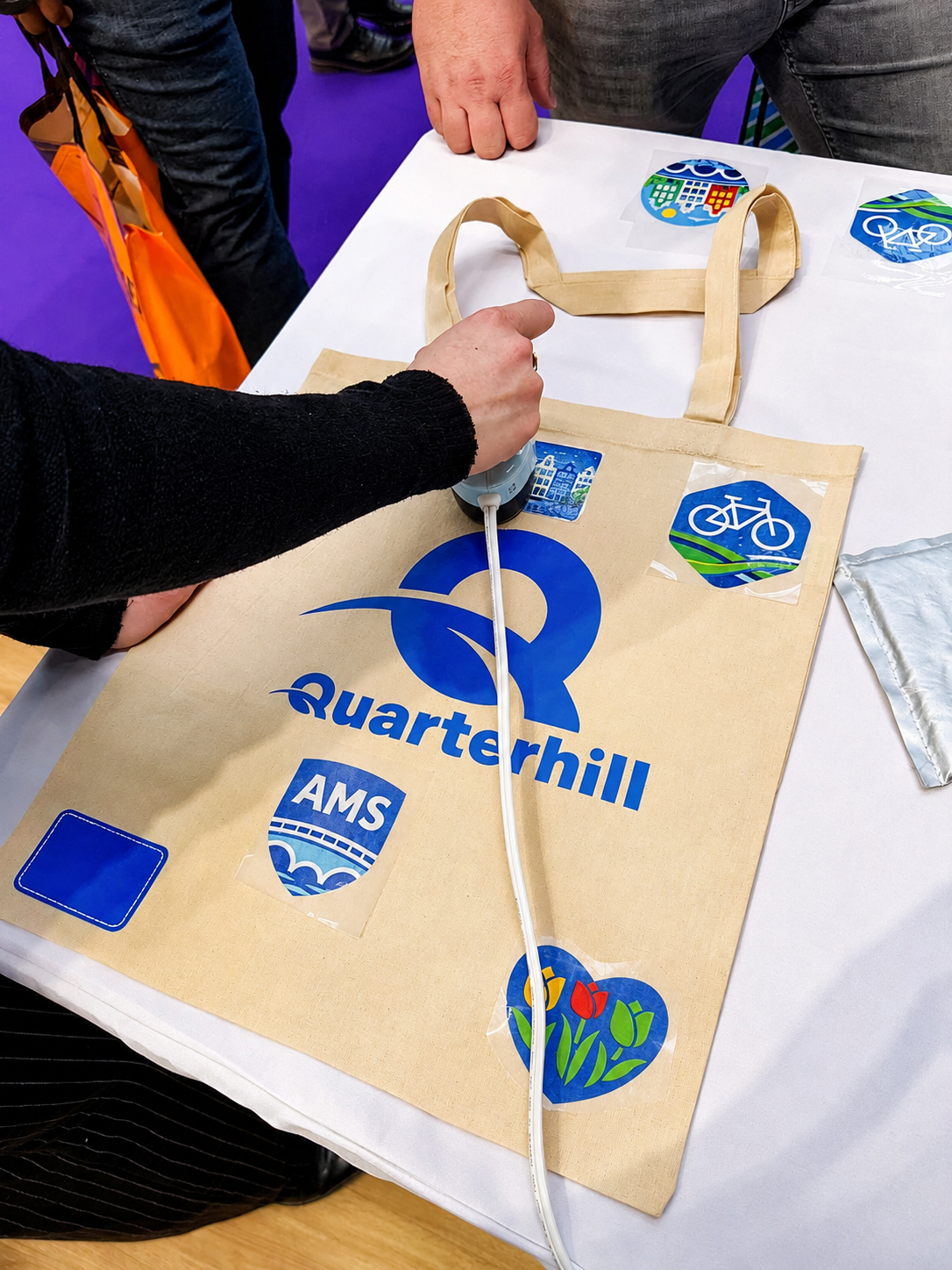 Live-oniste-laser-engraving-heat-press-activation-rai-amsterdam-netherlands-booth-activation-intertraffic-conference.png