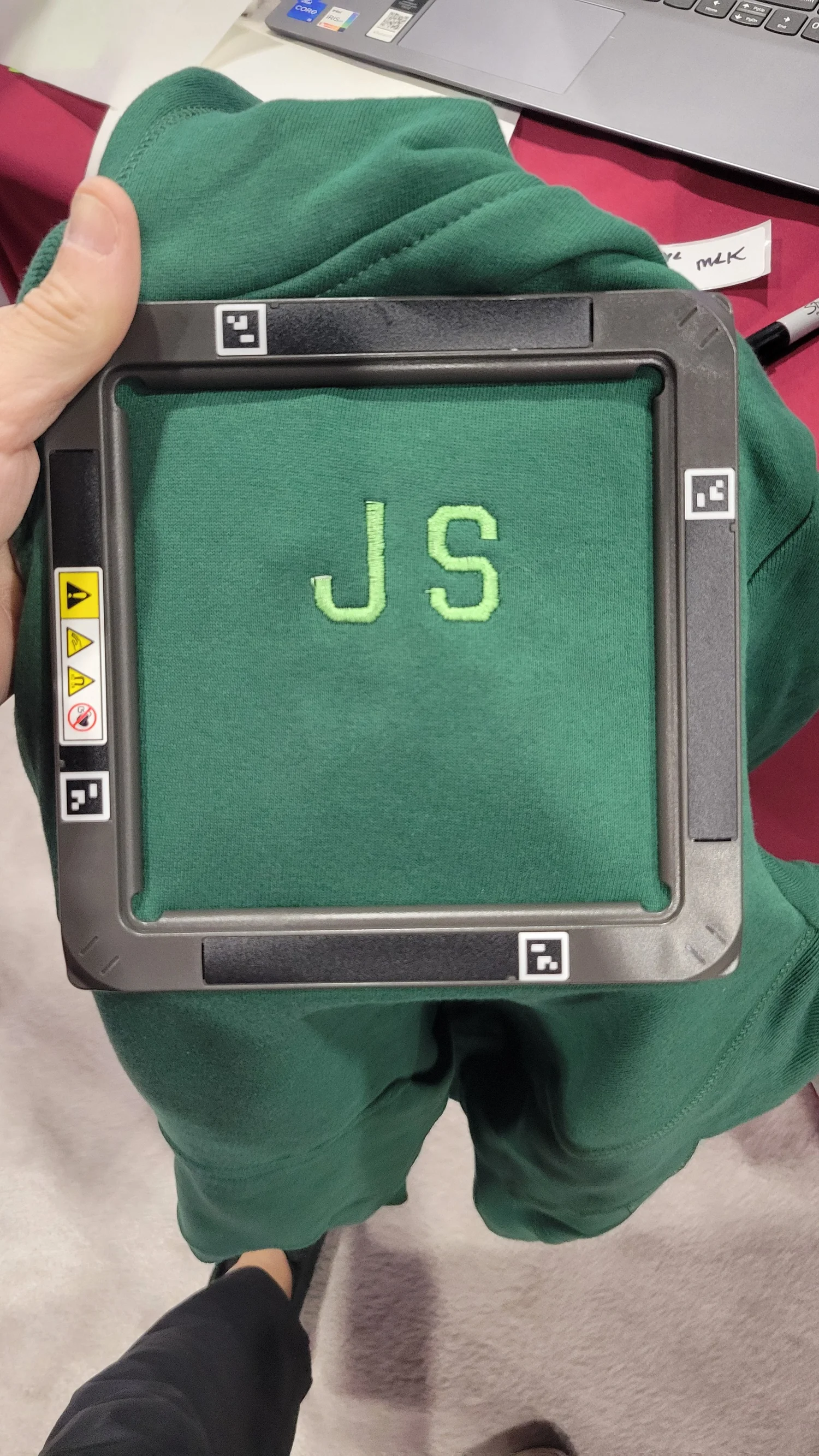 Live embroidery letters