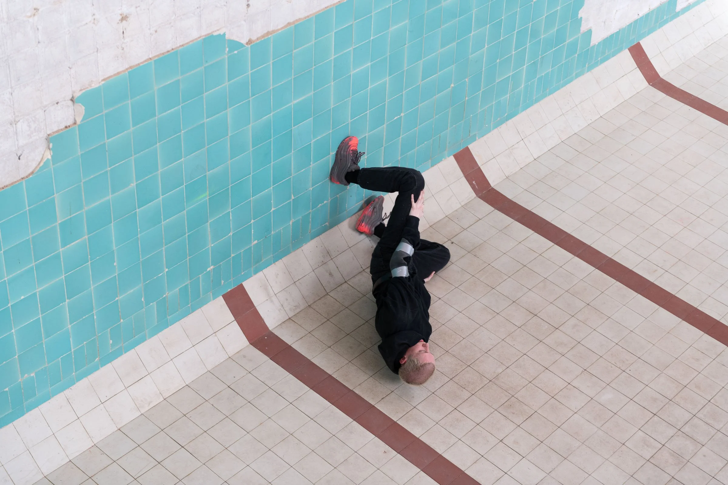 Florence Peake &amp; Eve Stainton, Practice 1, 2024, E-WERK Luckenwalde. Commissioned and presented as part of The Drop Out: Tell them I said No, Photo by Stefan Korte.