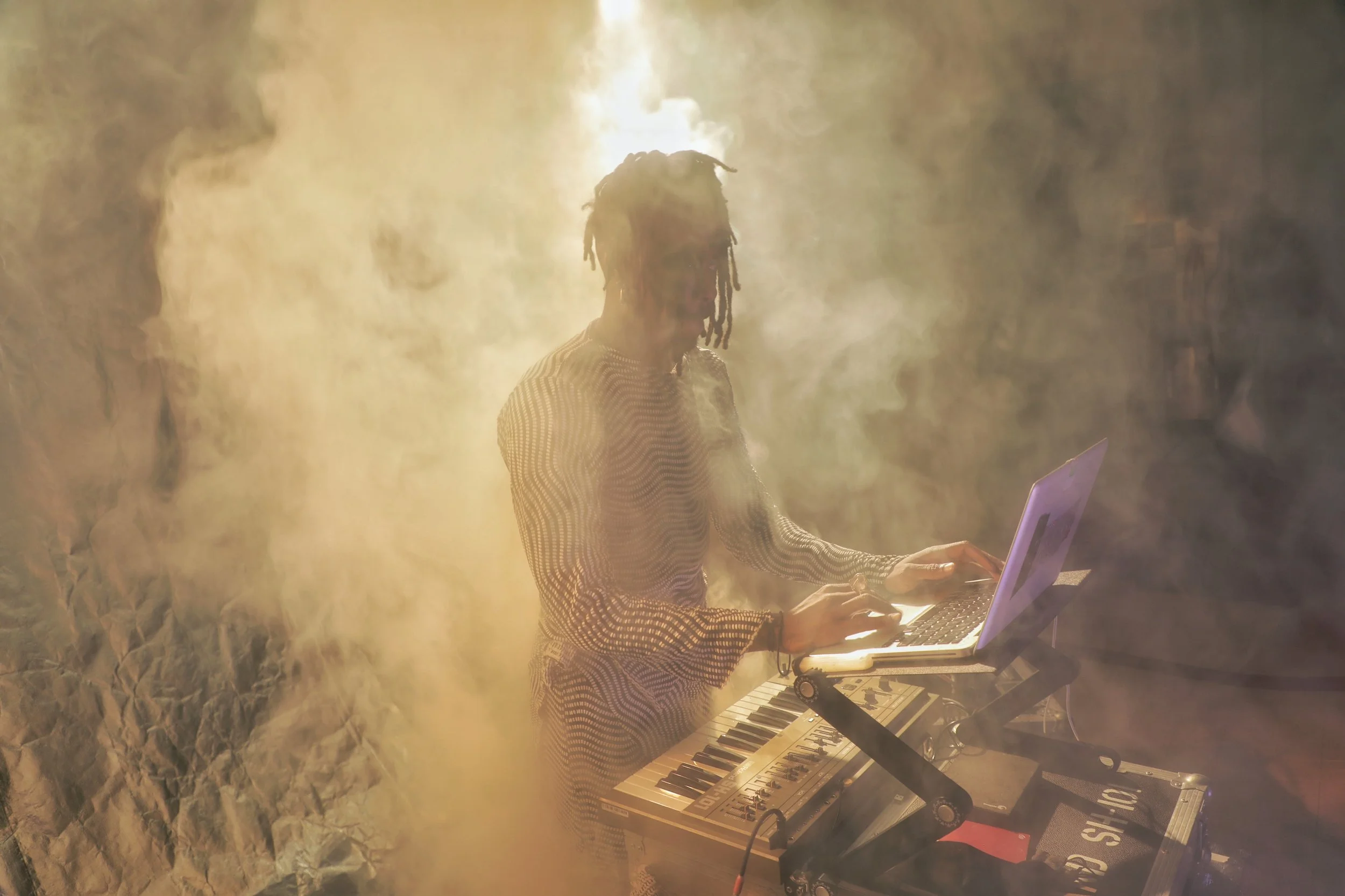 Rowdy SS, IN / TENSE / MINIMAL / ZERO in the Bauhaus Stadtbad.  Photo: Tim Haber, courtesy Block Universe and E-Werk Luckenwalde.