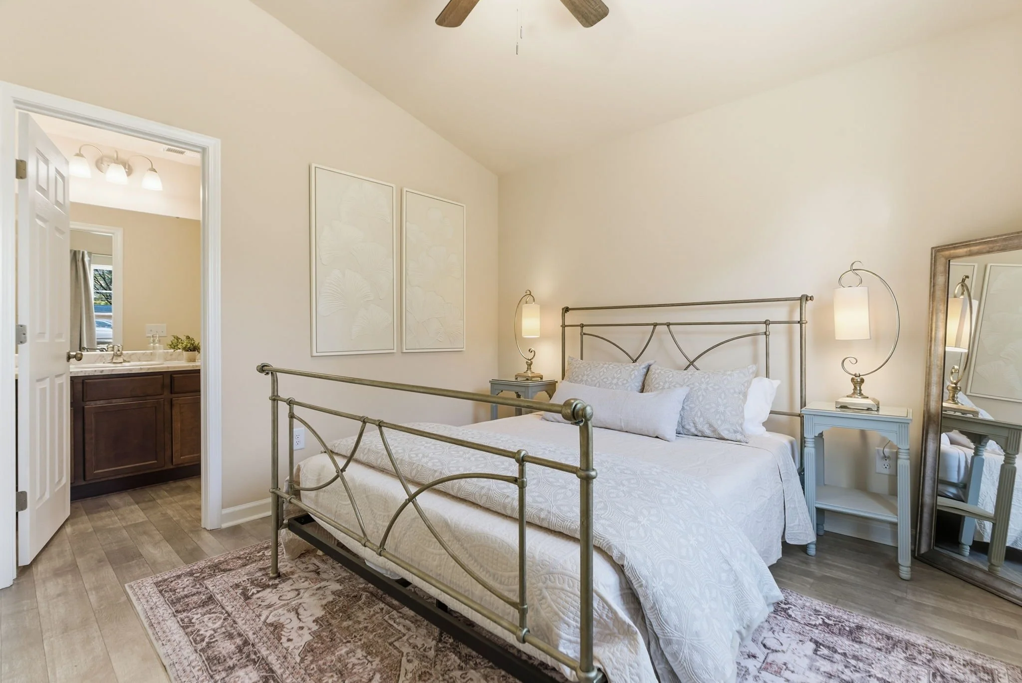 The ultimate corporate rental near Duke Hospital. Professional decor meets home-like comfort, ensuring a productive stay for visiting executives or Duke faculty.